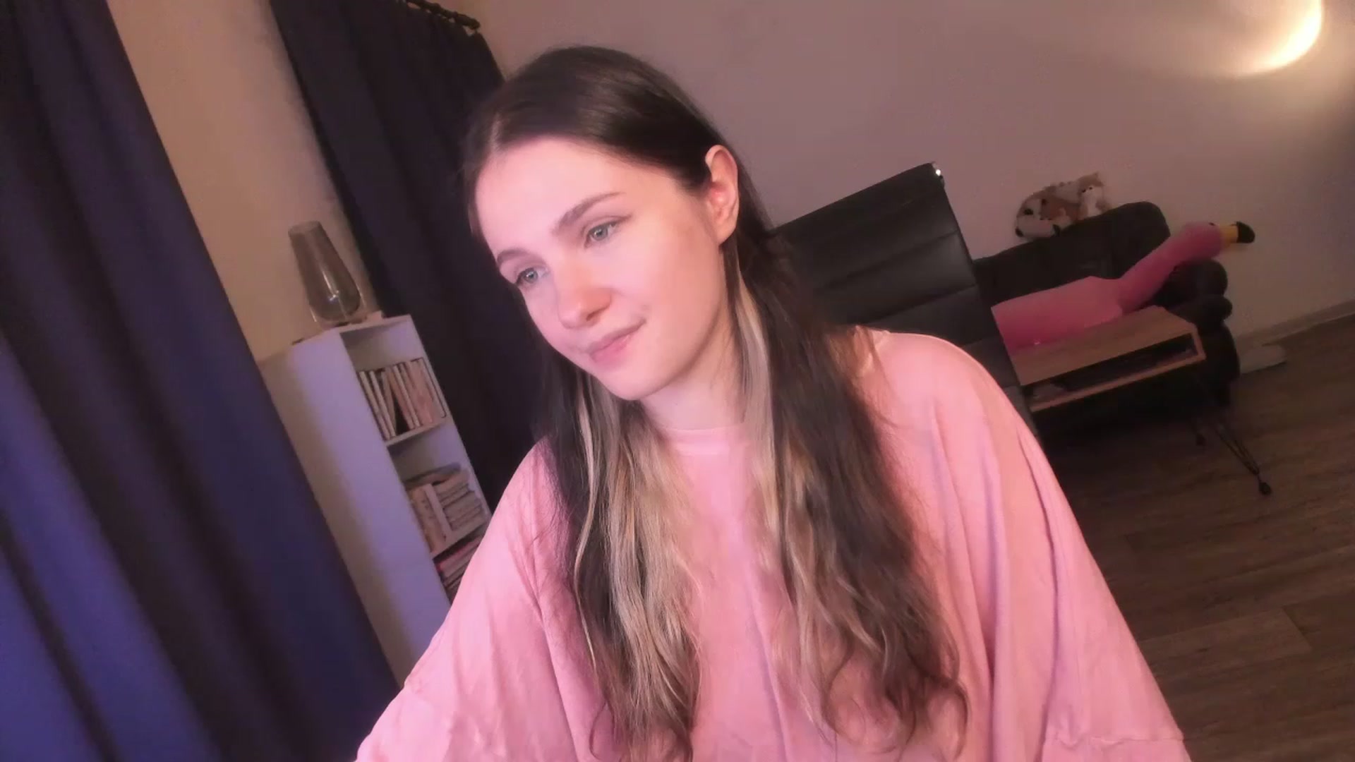 Gallery image thumbnail from Golightly_9's myfreecams stream on, 08/06/2023, 22:13 image 20 of 20
