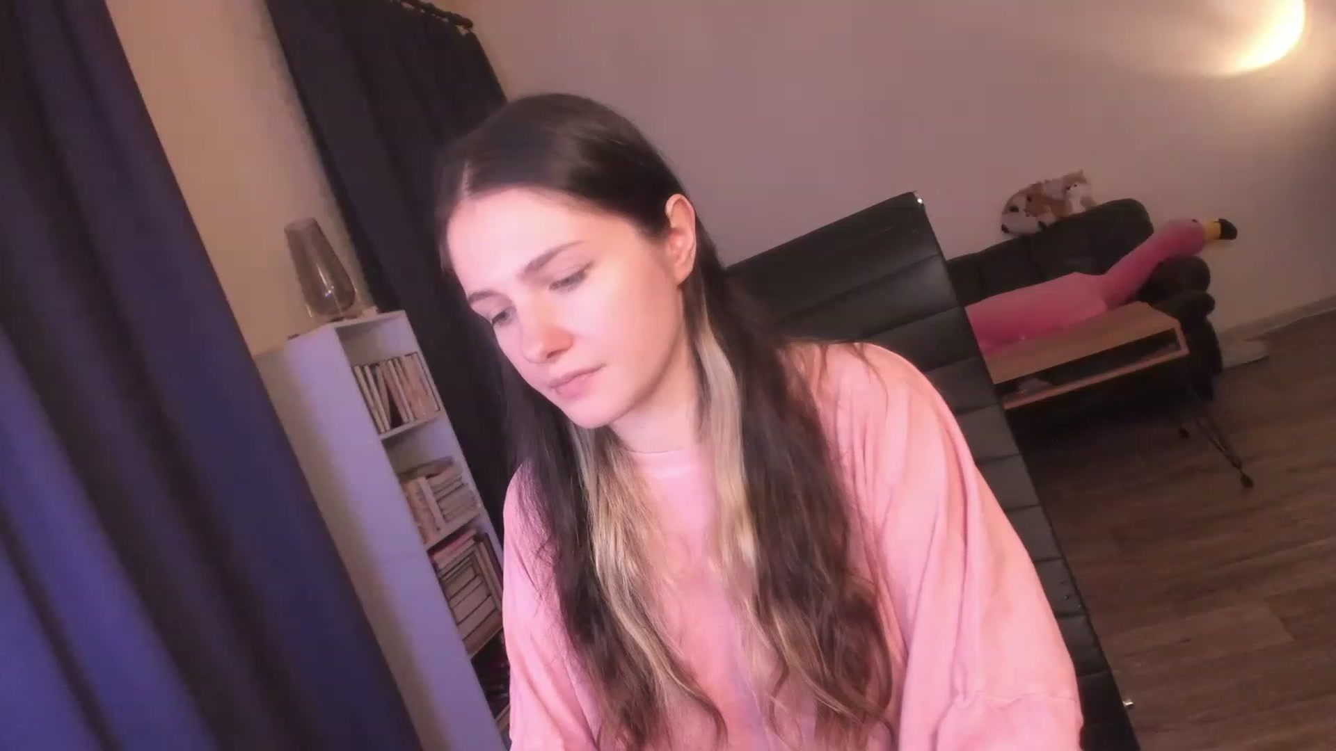 Gallery image thumbnail from Golightly_9's myfreecams stream on, 08/06/2023, 22:13 image 10 of 20