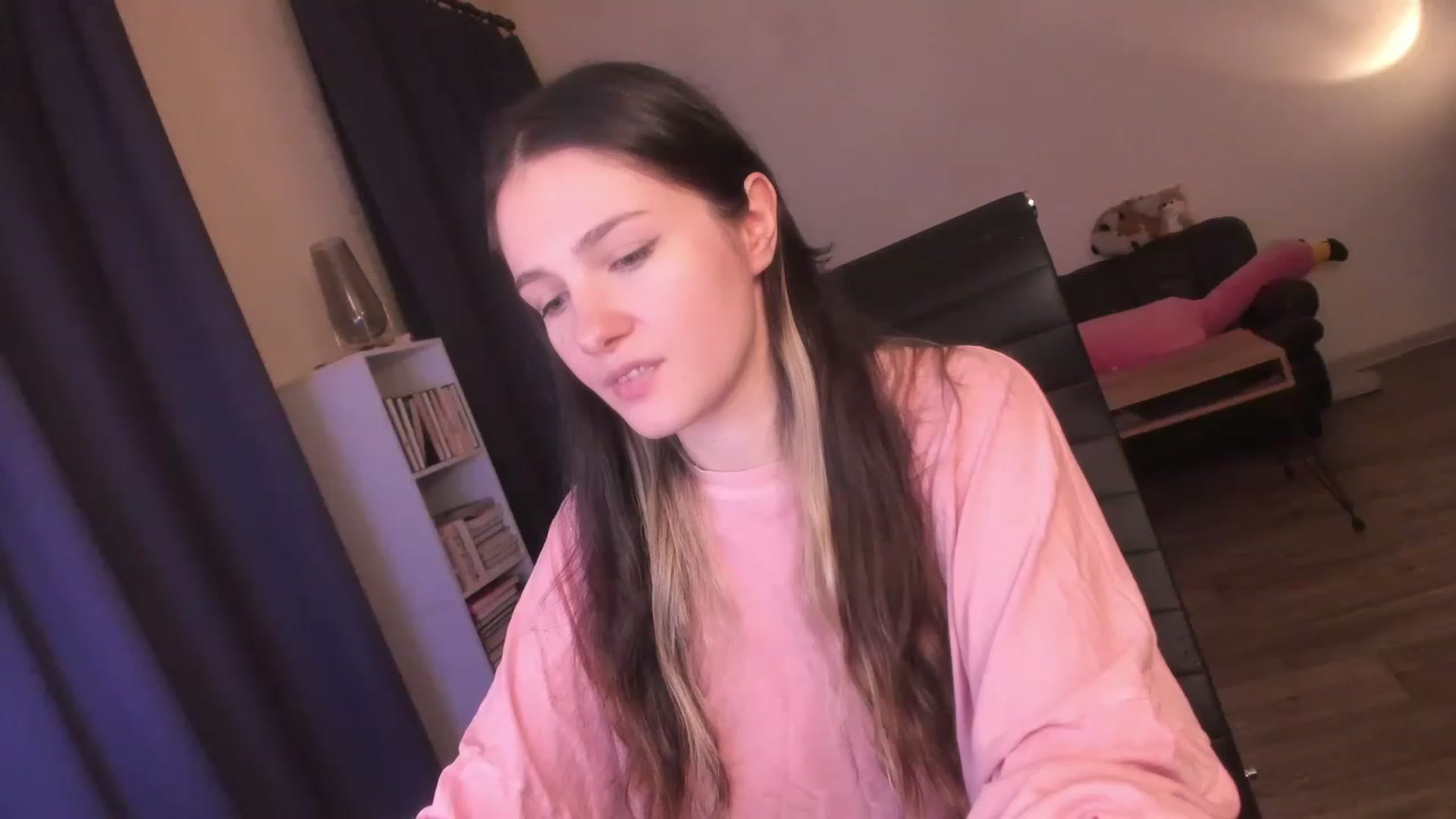 Gallery image thumbnail from Golightly_9's myfreecams stream on, 08/06/2023, 22:13 image 1 of 20