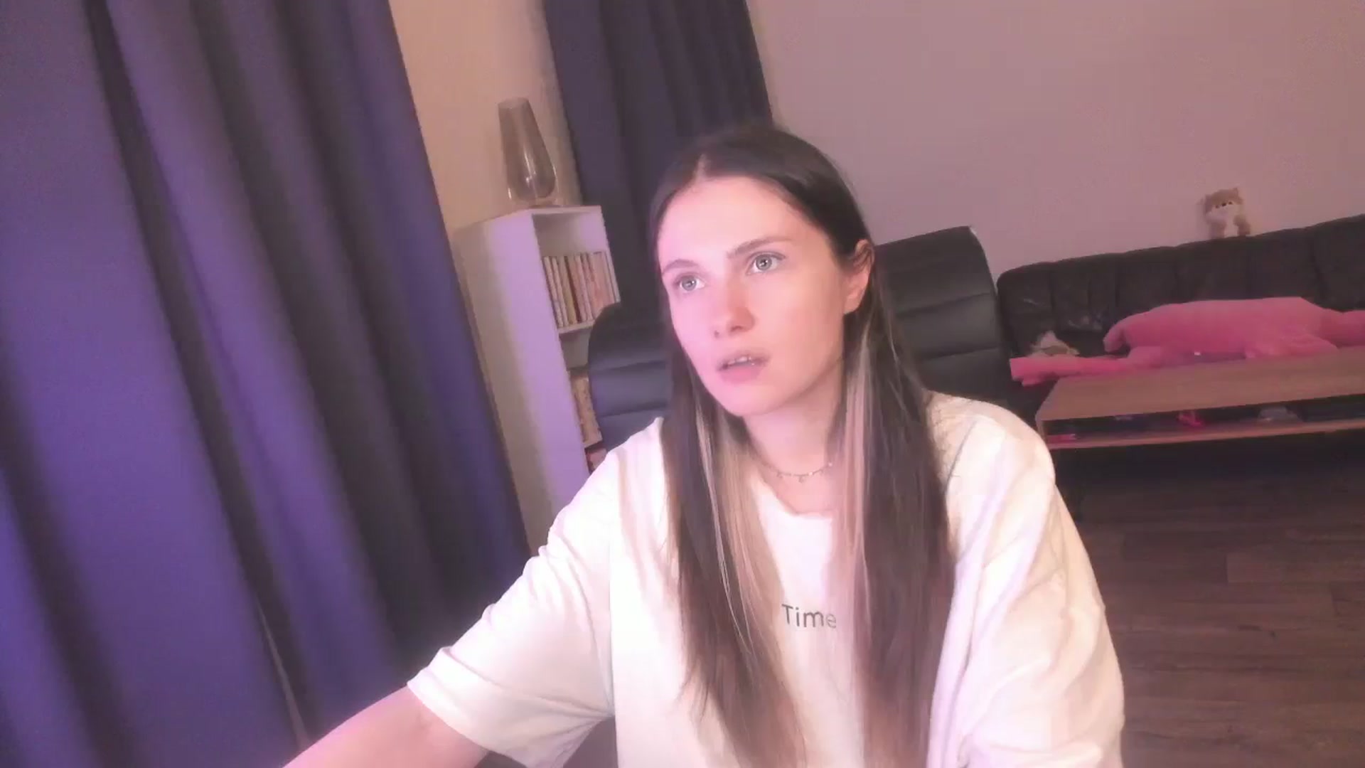 Gallery image thumbnail from Golightly_9's myfreecams stream on, 08/08/2023, 22:11 image 14 of 20