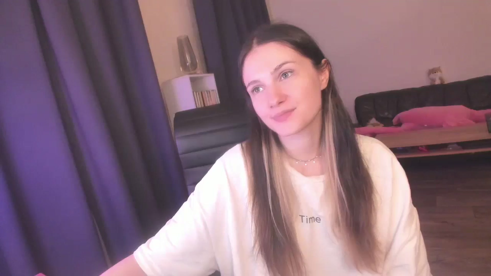 Gallery image thumbnail from Golightly_9's myfreecams stream on, 08/08/2023, 22:11 image 15 of 20