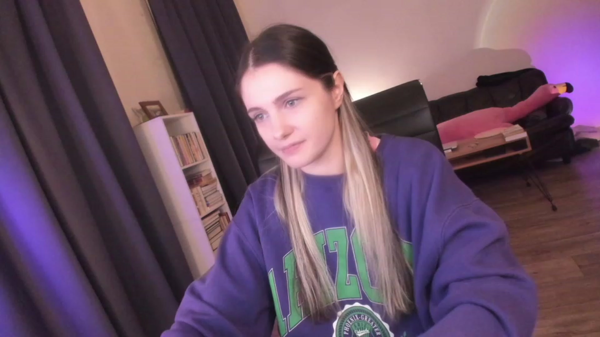 Gallery image thumbnail from Golightly_9's myfreecams stream on, 11/19/2023, 21:24 image 8 of 20