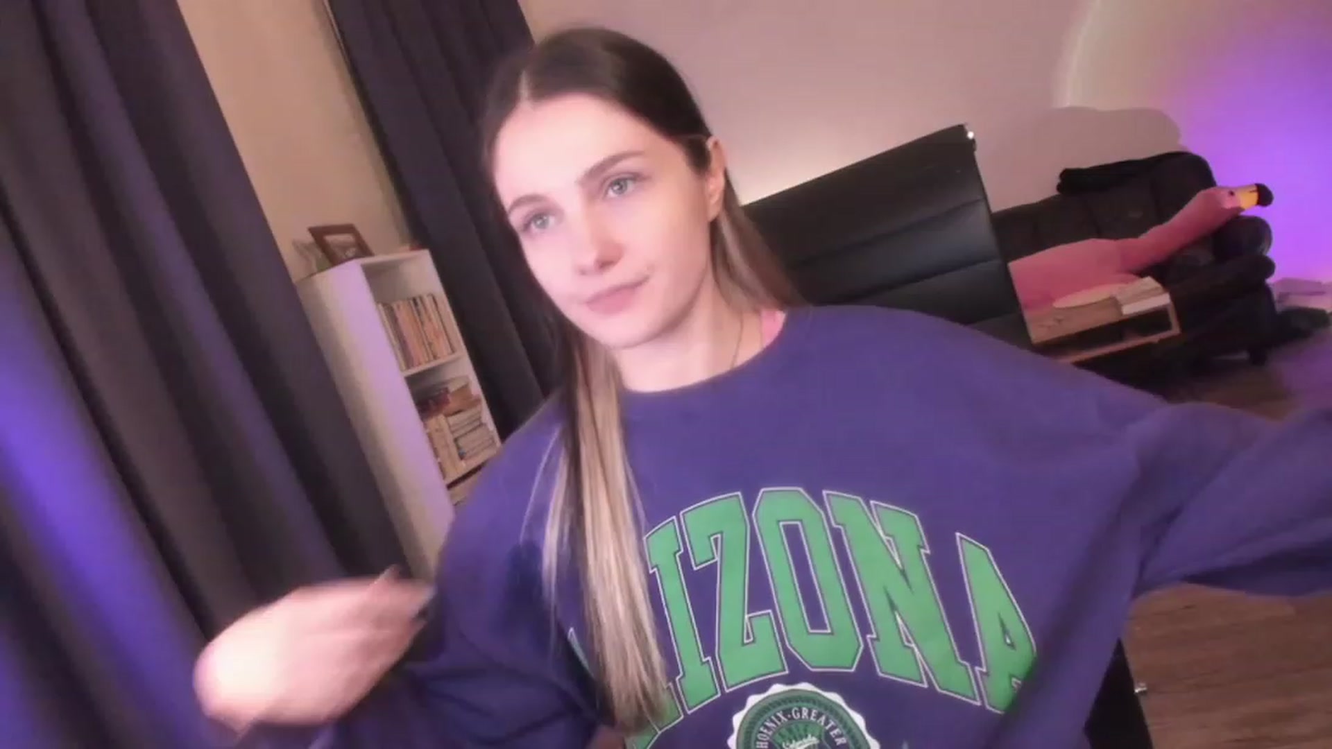 Gallery image thumbnail from Golightly_9's myfreecams stream on, 11/19/2023, 21:24 image 17 of 20