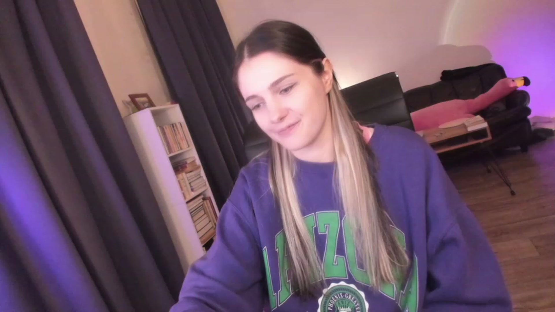Gallery image thumbnail from Golightly_9's myfreecams stream on, 11/19/2023, 21:24 image 6 of 20