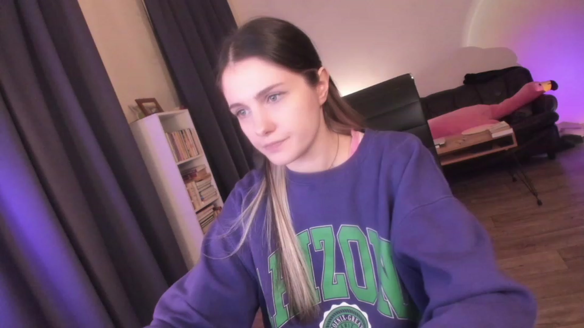 Gallery image thumbnail from Golightly_9's myfreecams stream on, 11/19/2023, 21:24 image 15 of 20