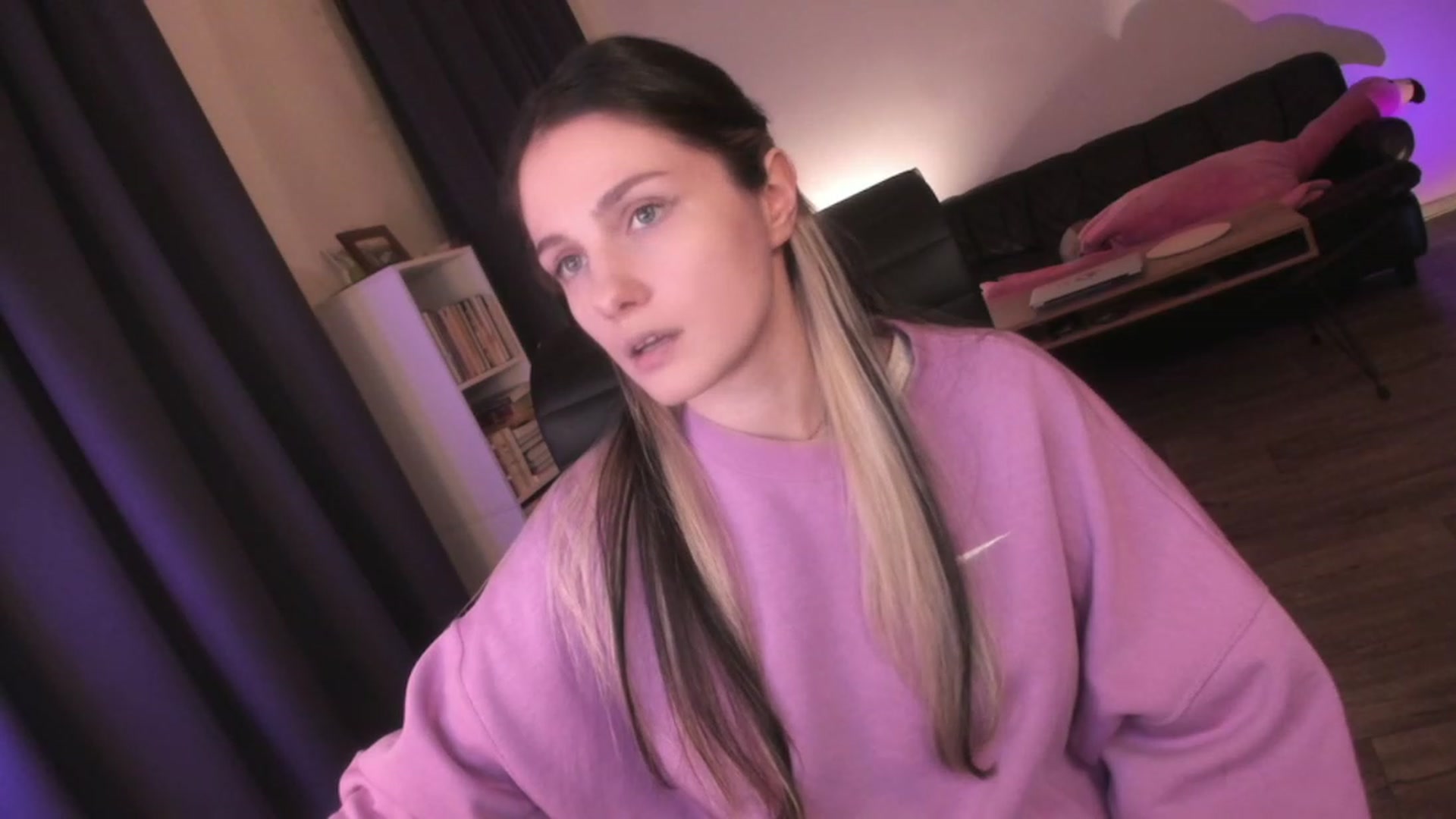 Gallery image thumbnail from Golightly_9's myfreecams stream on, 11/23/2023, 21:40 image 18 of 20