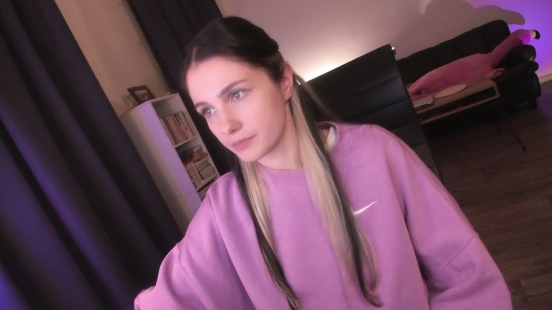Gallery image thumbnail from Golightly_9's myfreecams stream on, 11/23/2023, 21:40 image 11 of 20