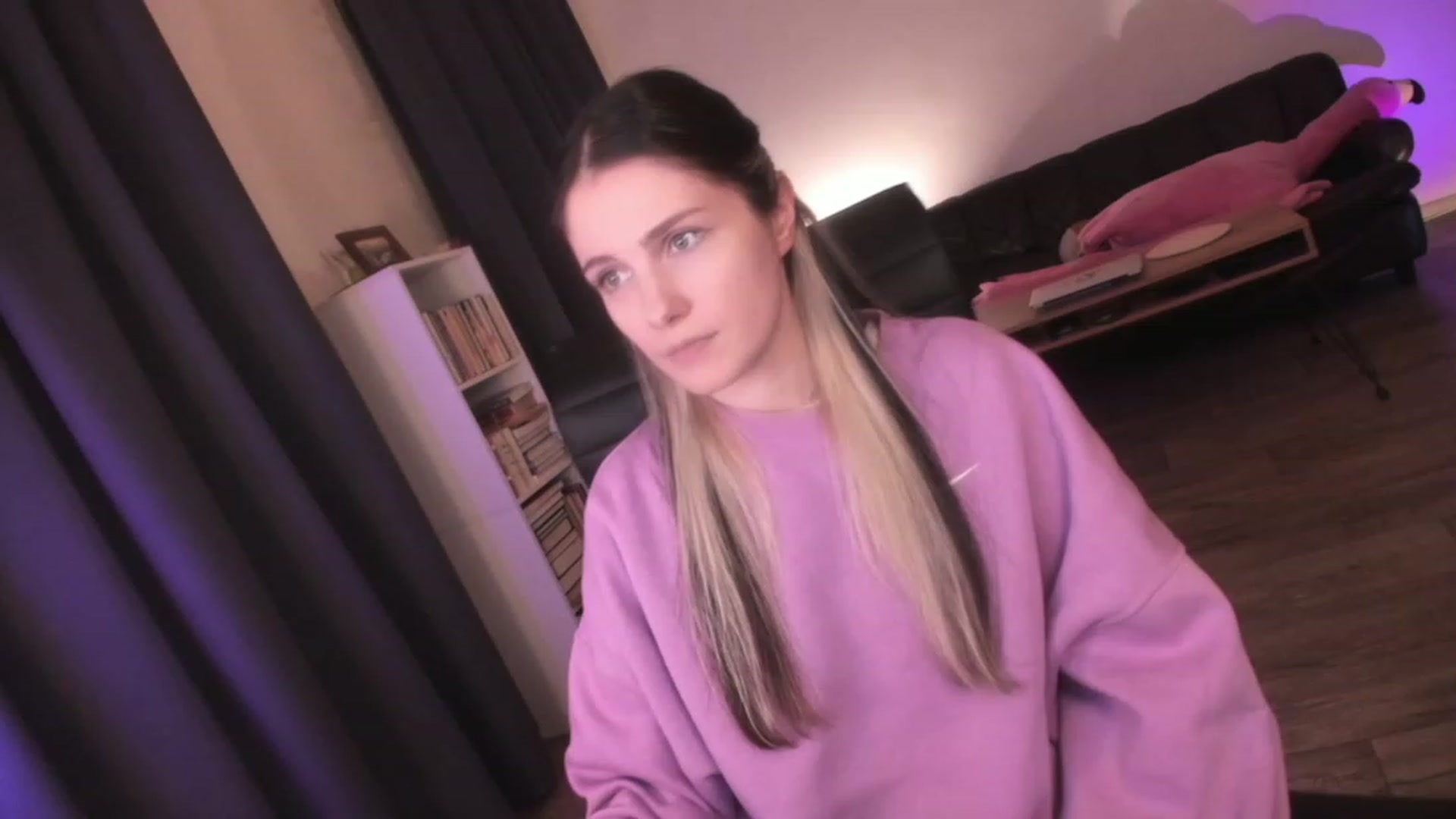 Gallery image thumbnail from Golightly_9's myfreecams stream on, 11/23/2023, 21:40 image 1 of 20