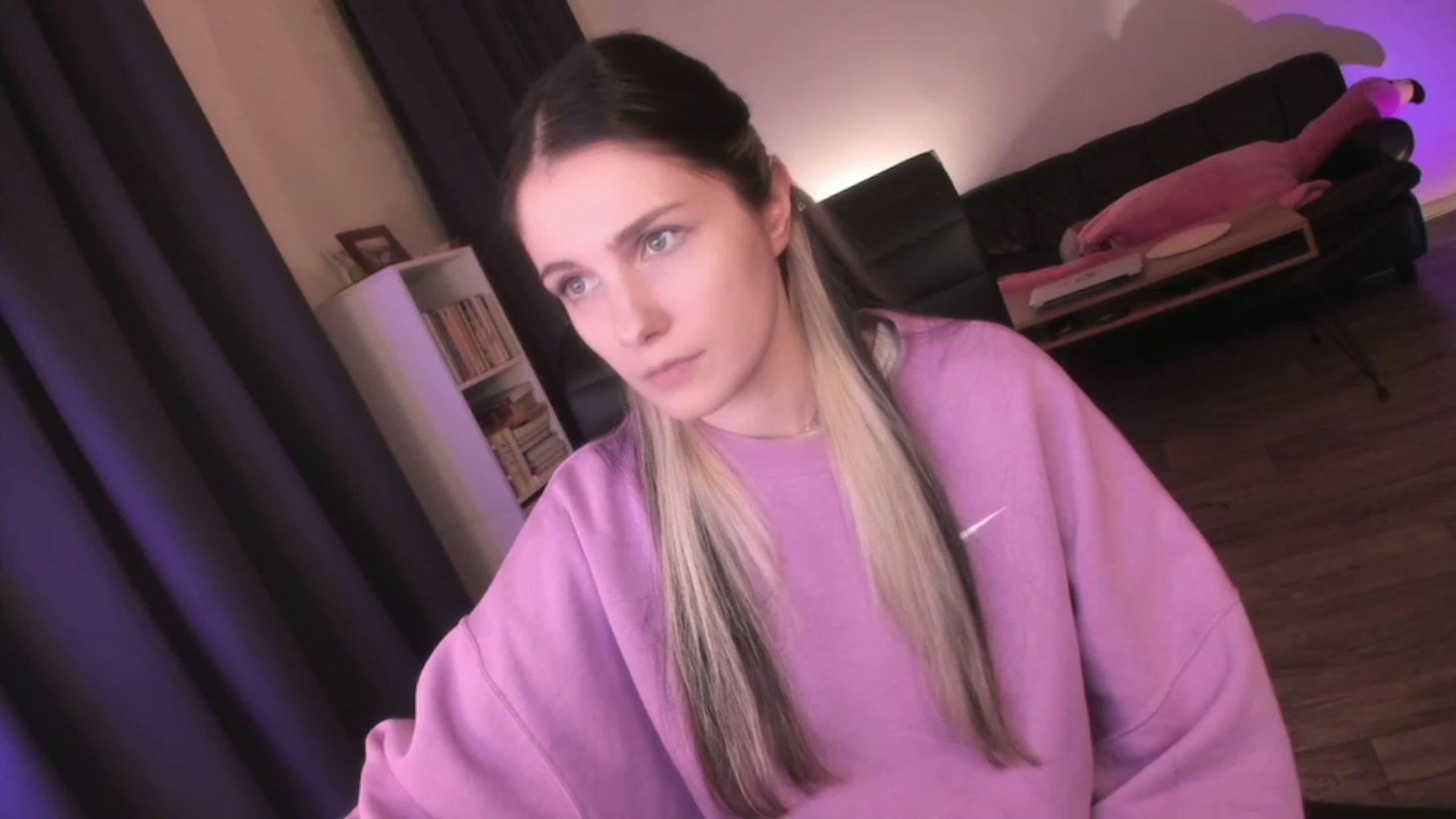 Gallery image thumbnail from Golightly_9's myfreecams stream on, 11/23/2023, 21:40 image 6 of 20