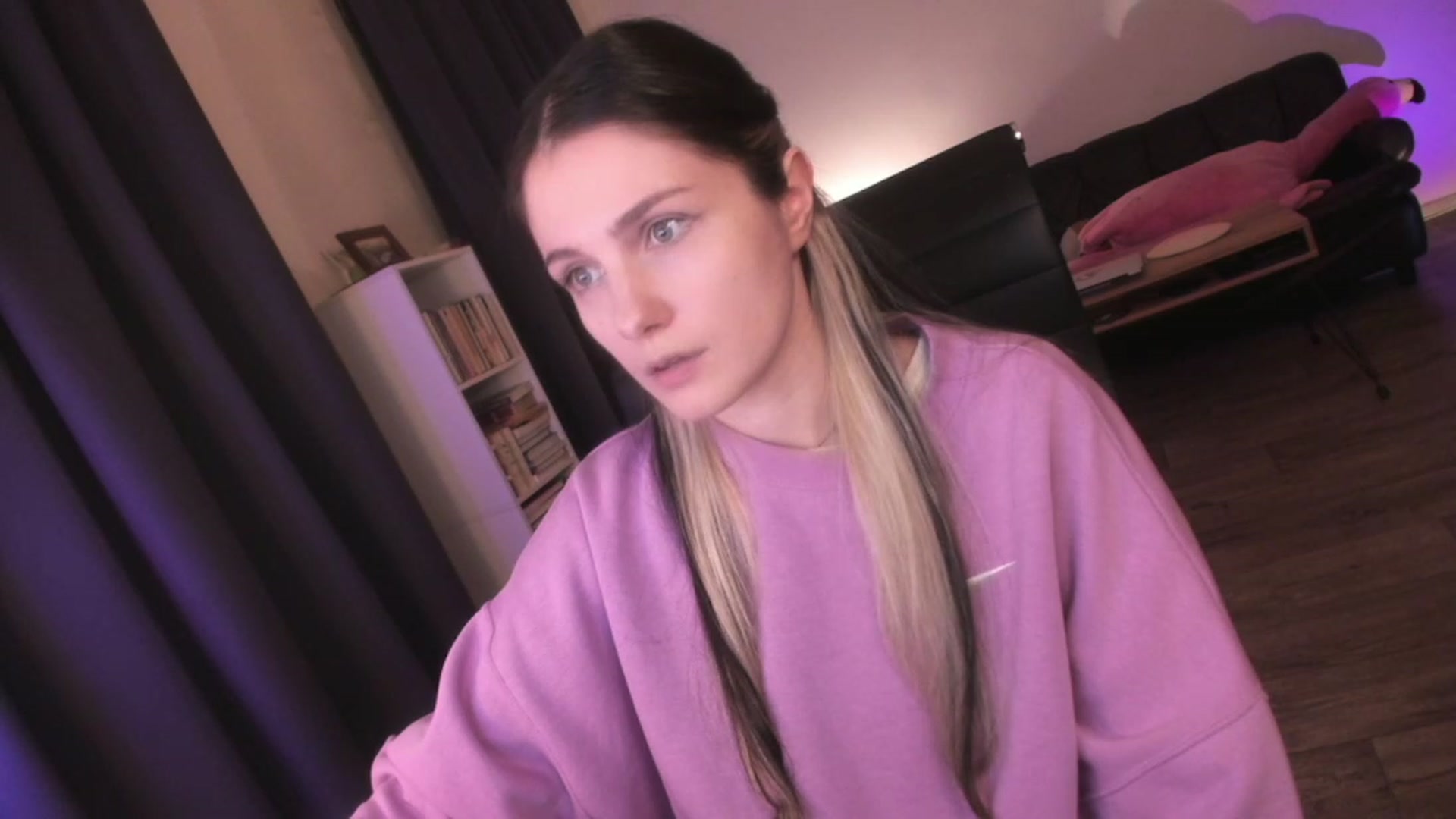Gallery image thumbnail from Golightly_9's myfreecams stream on, 11/23/2023, 21:40 image 15 of 20