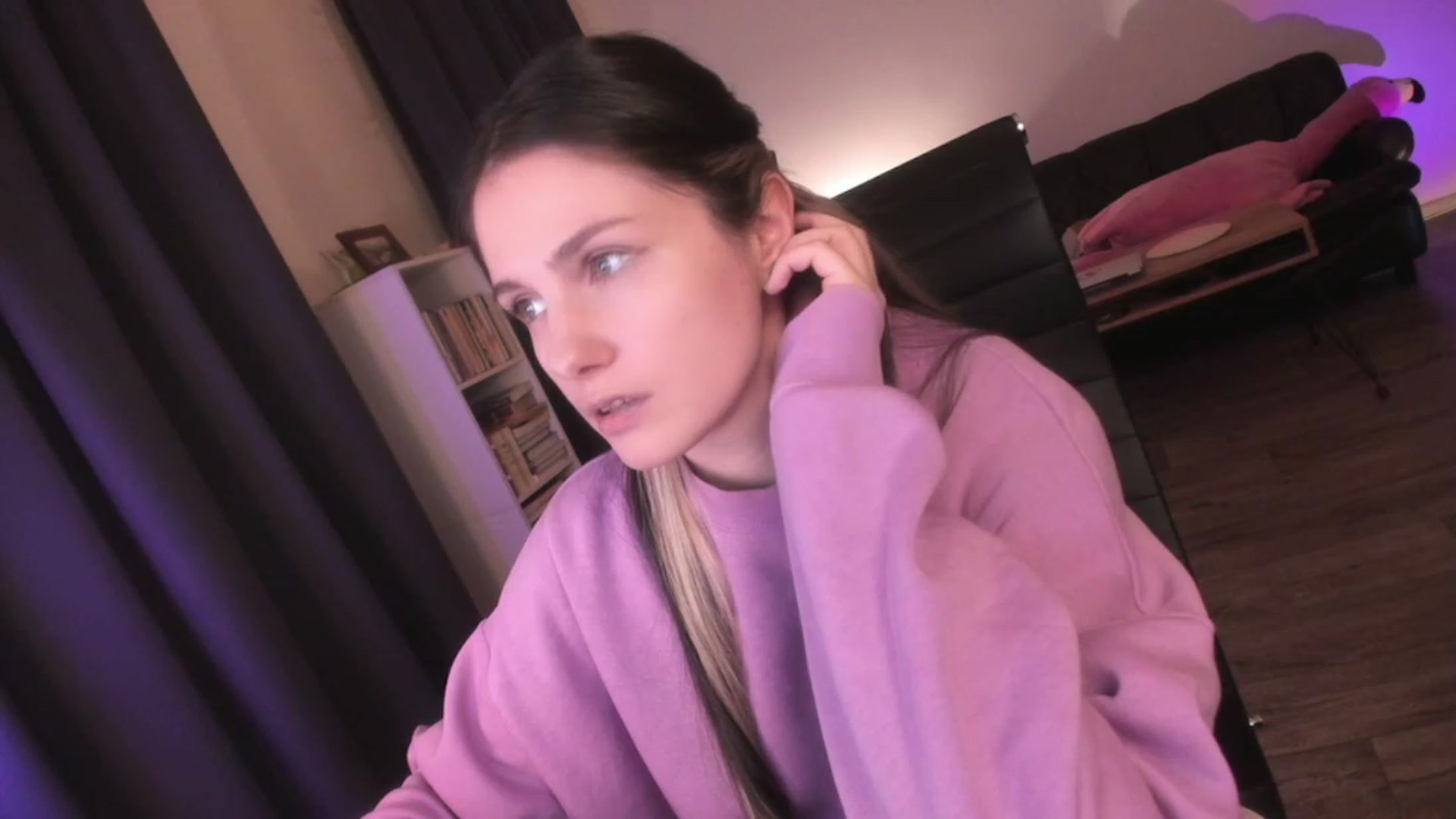 Gallery image thumbnail from Golightly_9's myfreecams stream on, 11/23/2023, 21:40 image 13 of 20
