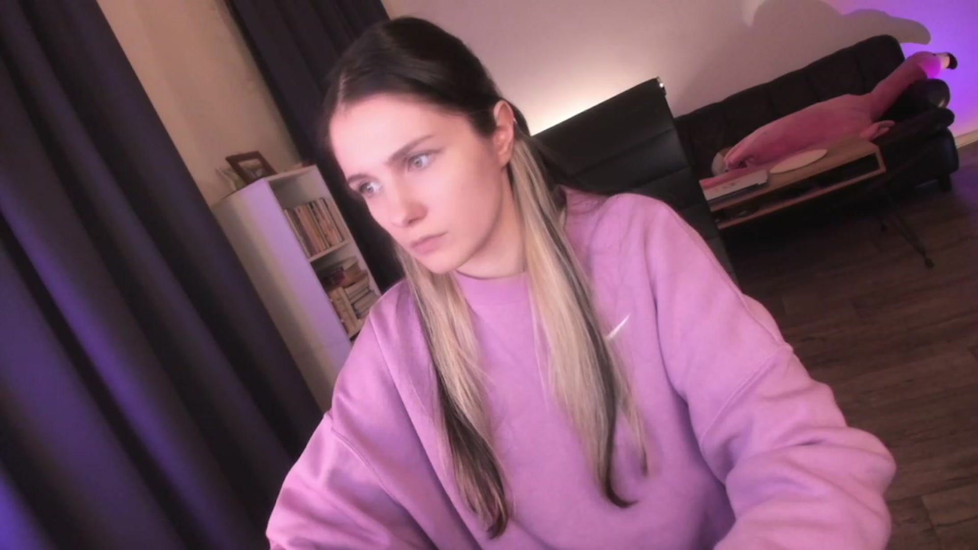 Gallery image thumbnail from Golightly_9's myfreecams stream on, 11/23/2023, 21:40 image 20 of 20