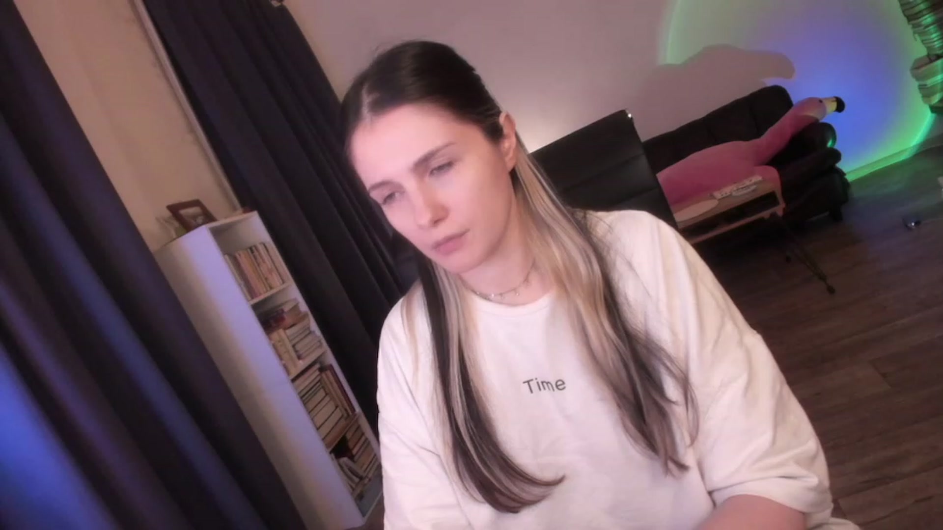 Gallery image thumbnail from Golightly_9's myfreecams stream on, 11/25/2023, 21:12 image 19 of 20