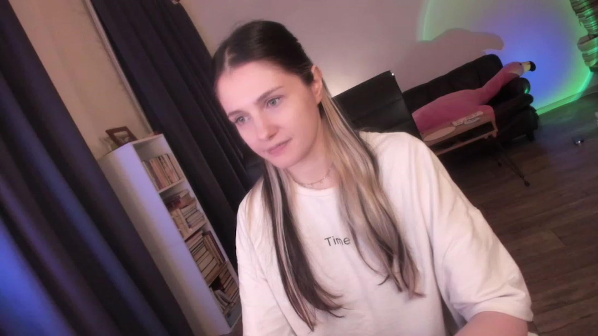 Gallery image thumbnail from Golightly_9's myfreecams stream on, 11/25/2023, 21:12 image 8 of 20