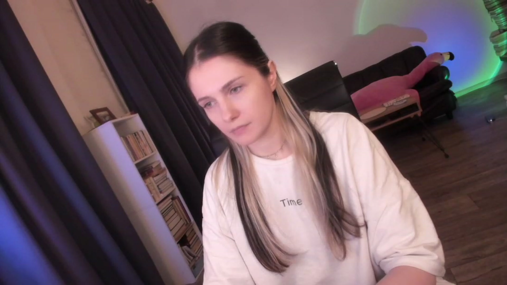 Gallery image thumbnail from Golightly_9's myfreecams stream on, 11/25/2023, 21:12 image 5 of 20