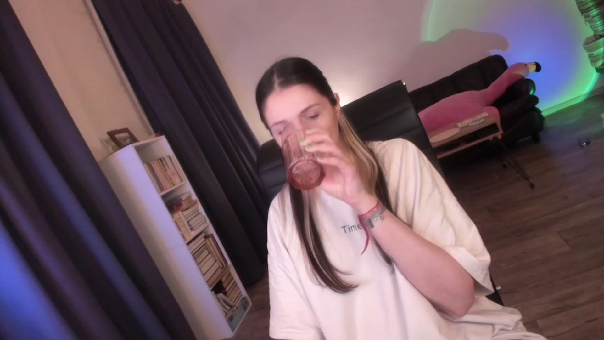 Gallery image thumbnail from Golightly_9's myfreecams stream on, 11/25/2023, 21:12 image 15 of 20