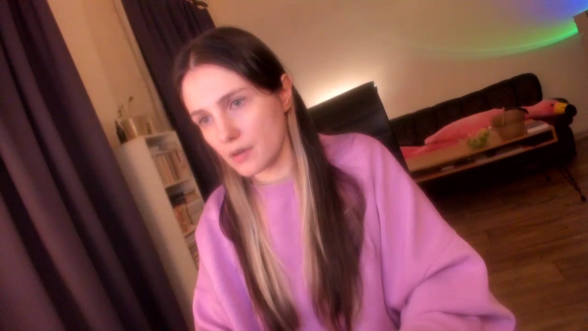 Gallery image thumbnail from Golightly_9's myfreecams stream on, 03/12/2024, 22:21 image 11 of 20