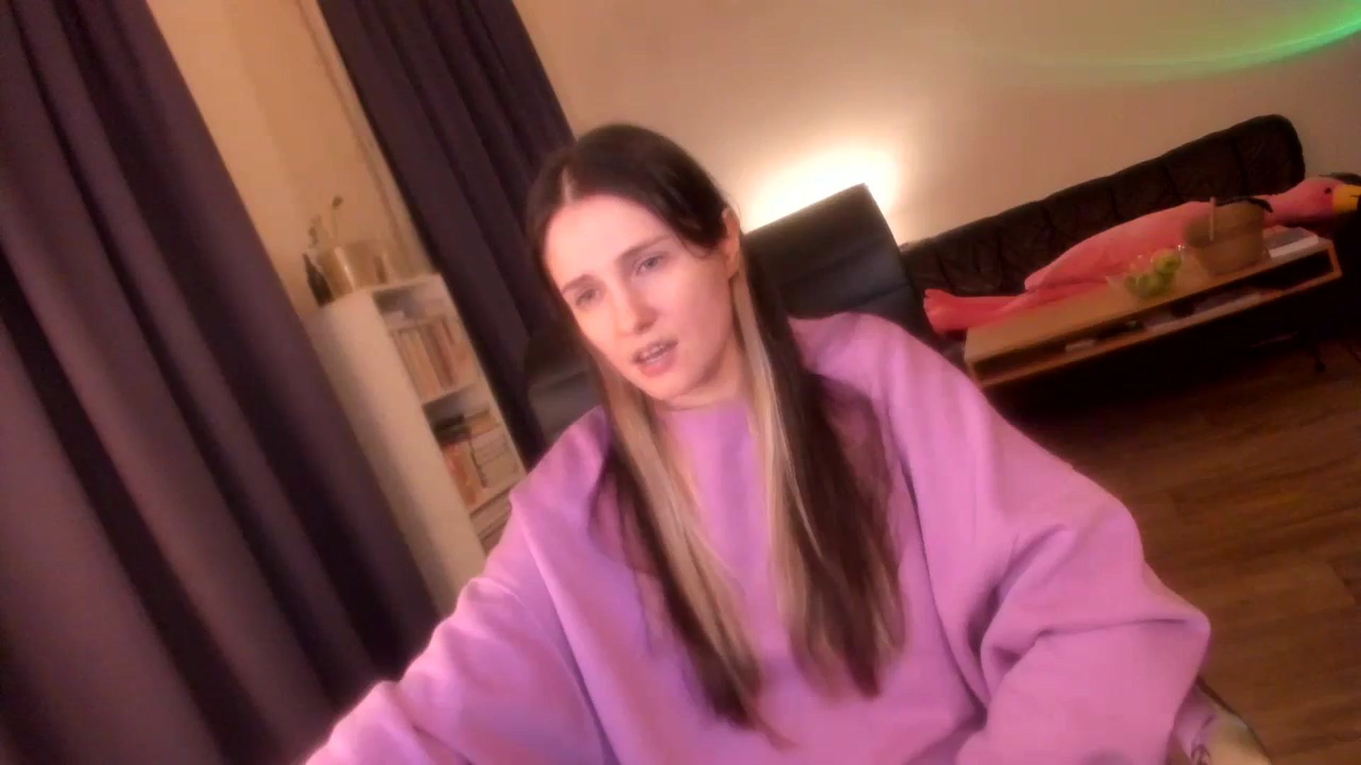 Gallery image thumbnail from Golightly_9's myfreecams stream on, 03/12/2024, 22:21 image 18 of 20