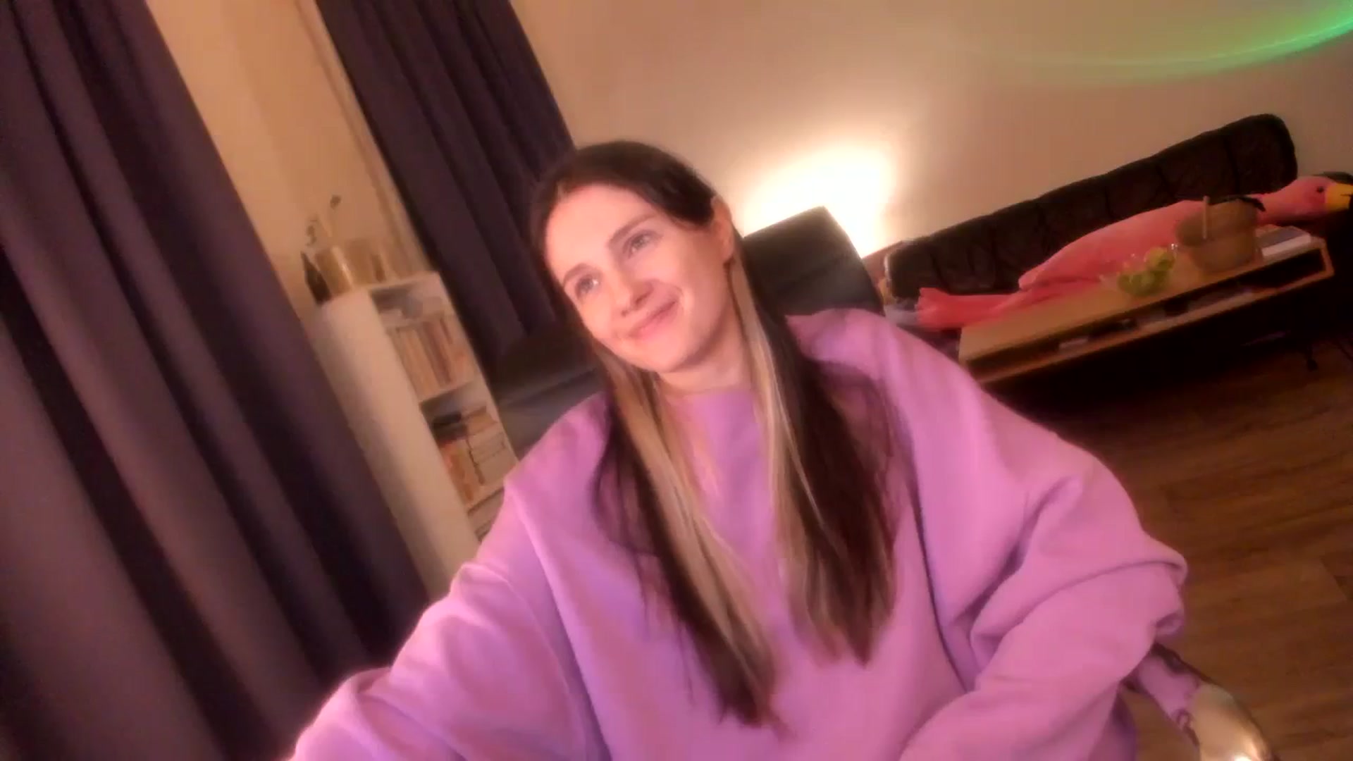 Gallery image thumbnail from Golightly_9's myfreecams stream on, 03/12/2024, 22:21 image 17 of 20
