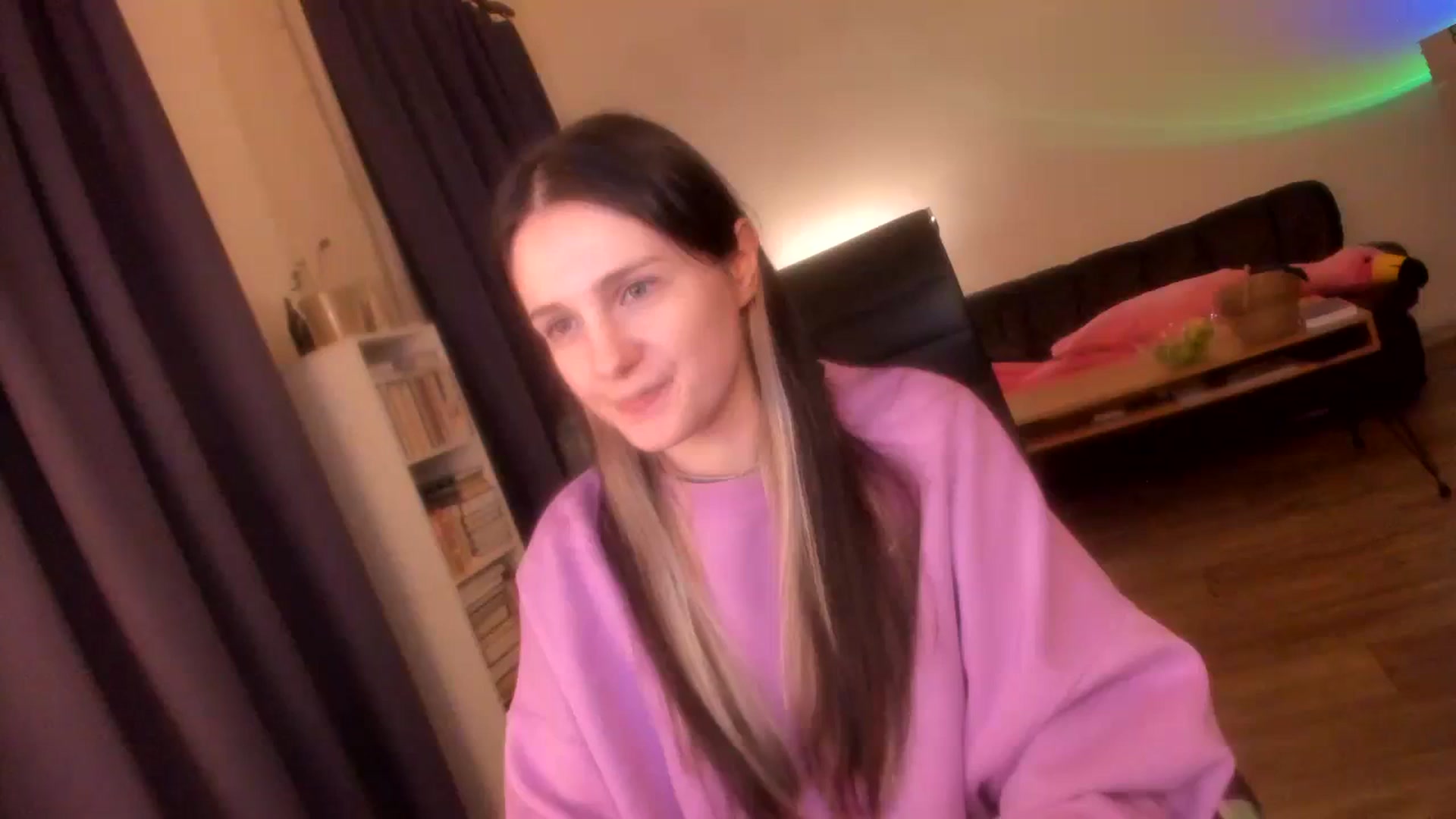 Gallery image thumbnail from Golightly_9's myfreecams stream on, 03/12/2024, 22:21 image 7 of 20
