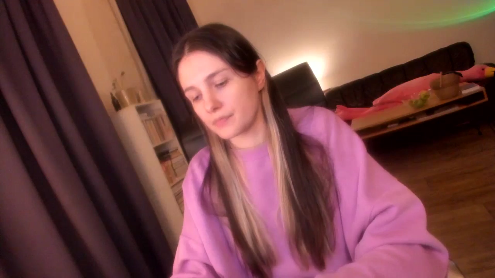 Gallery image thumbnail from Golightly_9's myfreecams stream on, 03/12/2024, 22:21 image 16 of 20