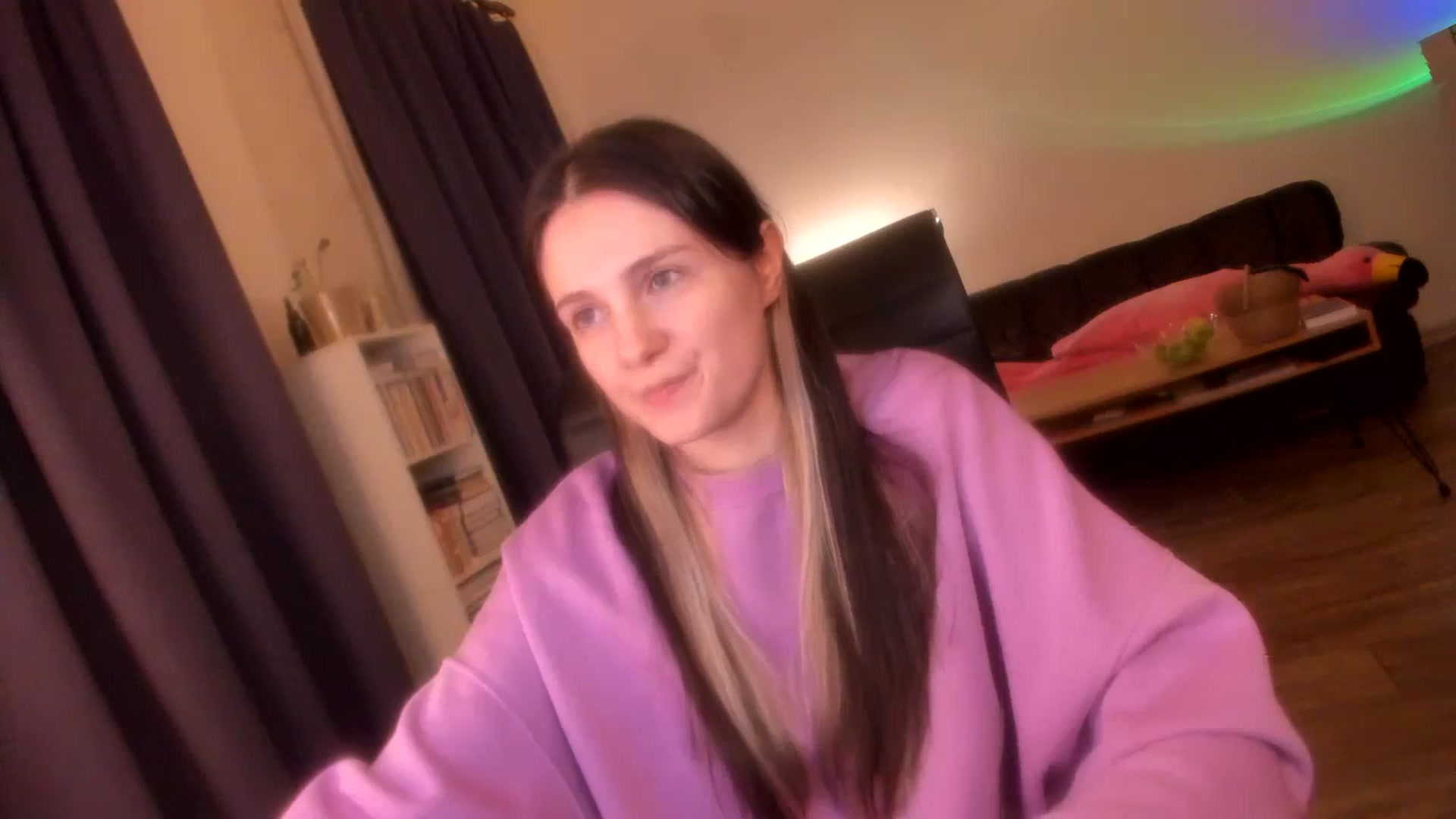 Gallery image thumbnail from Golightly_9's myfreecams stream on, 03/12/2024, 22:21 image 8 of 20