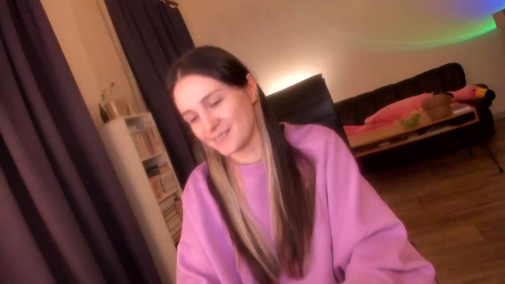 Gallery image thumbnail from Golightly_9's myfreecams stream on, 03/12/2024, 22:21 image 6 of 20