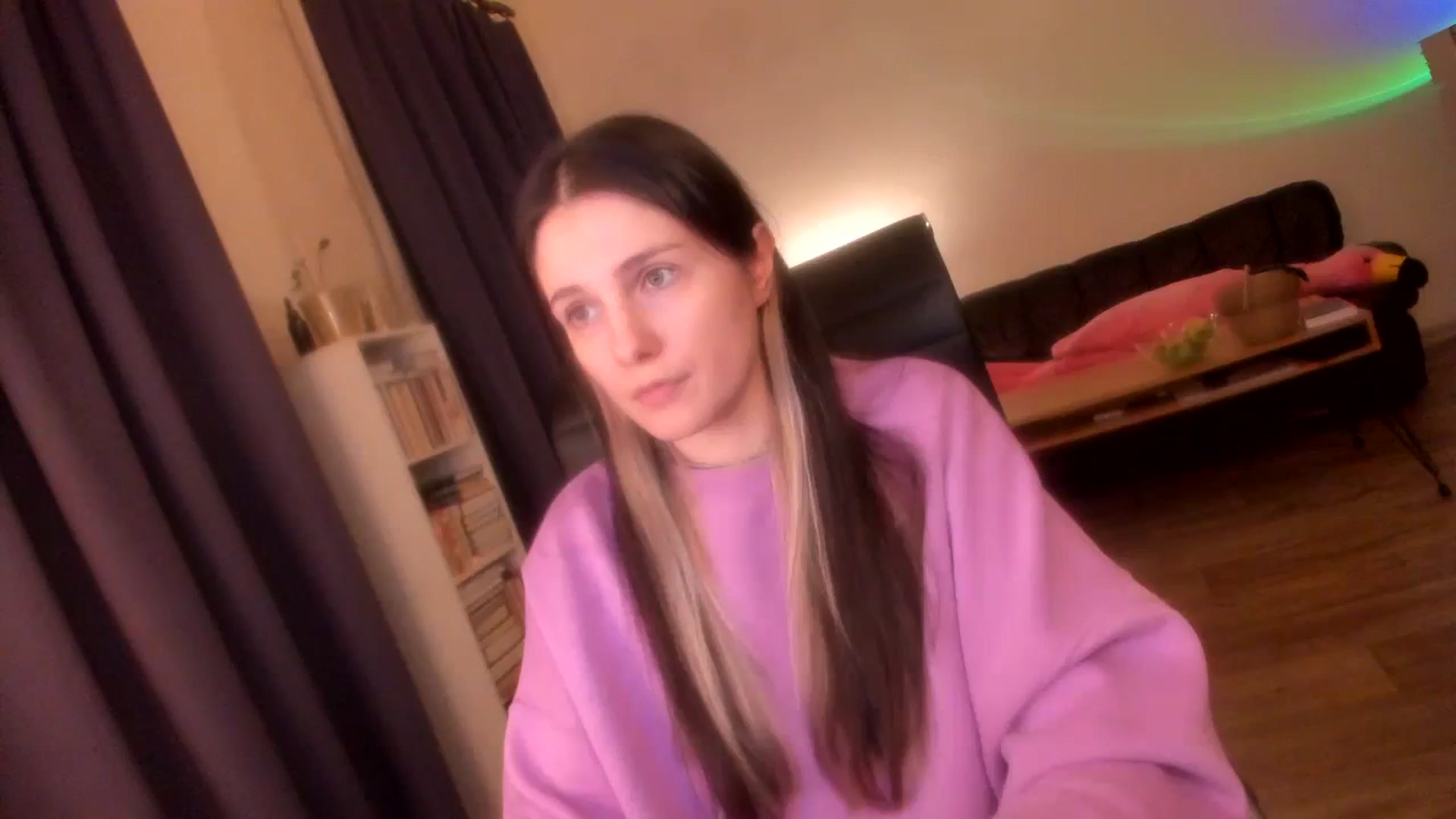 Gallery image thumbnail from Golightly_9's myfreecams stream on, 03/12/2024, 22:21 image 1 of 20