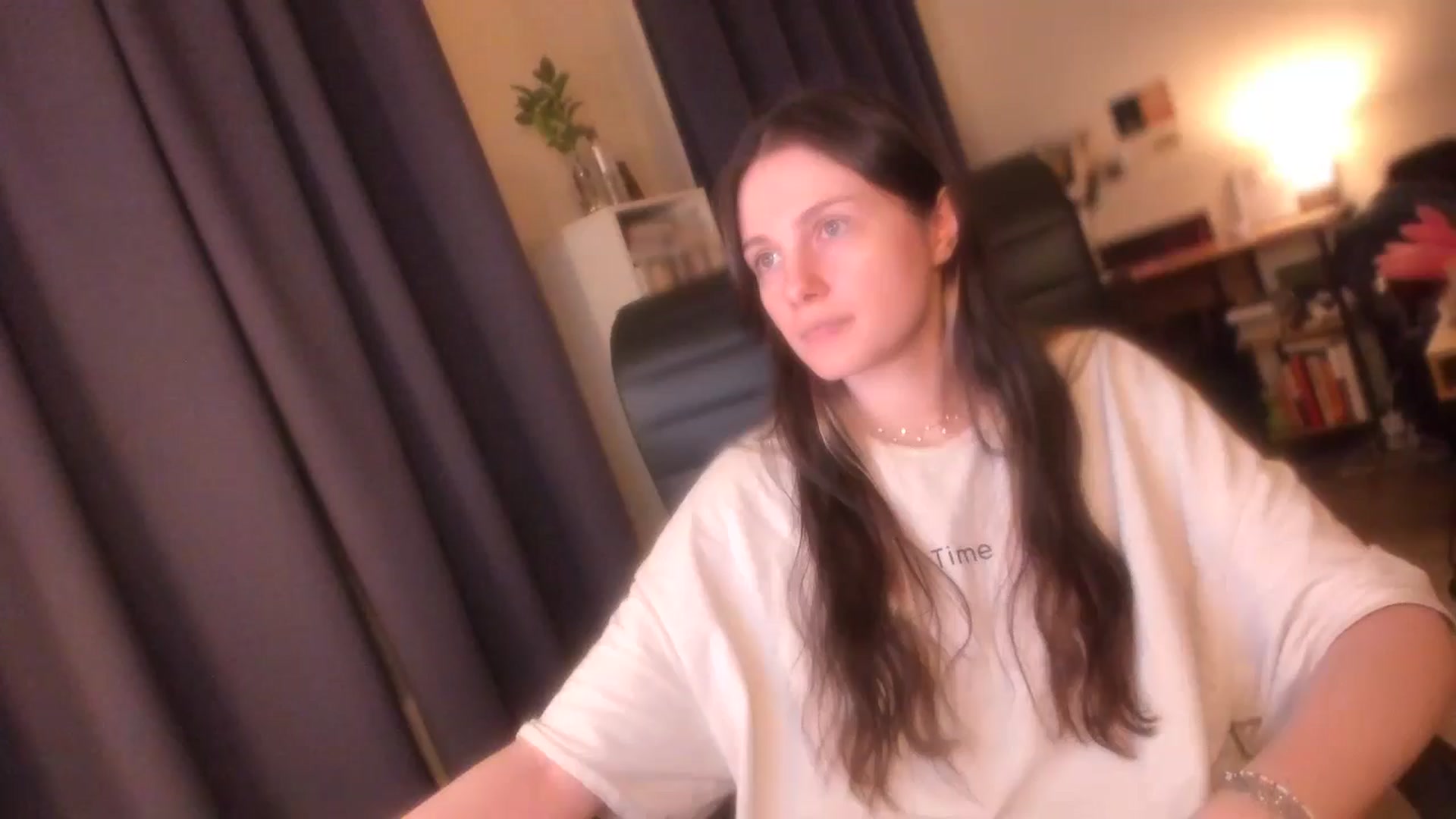 Gallery image thumbnail from Golightly_9's myfreecams stream on, 05/19/2024, 21:17 image 7 of 20