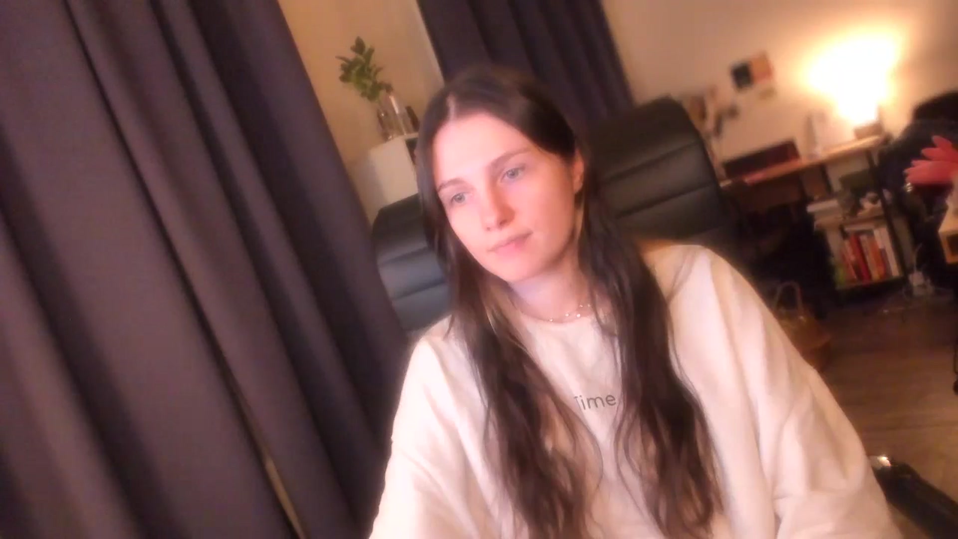 Gallery image thumbnail from Golightly_9's myfreecams stream on, 05/19/2024, 21:17 image 13 of 20