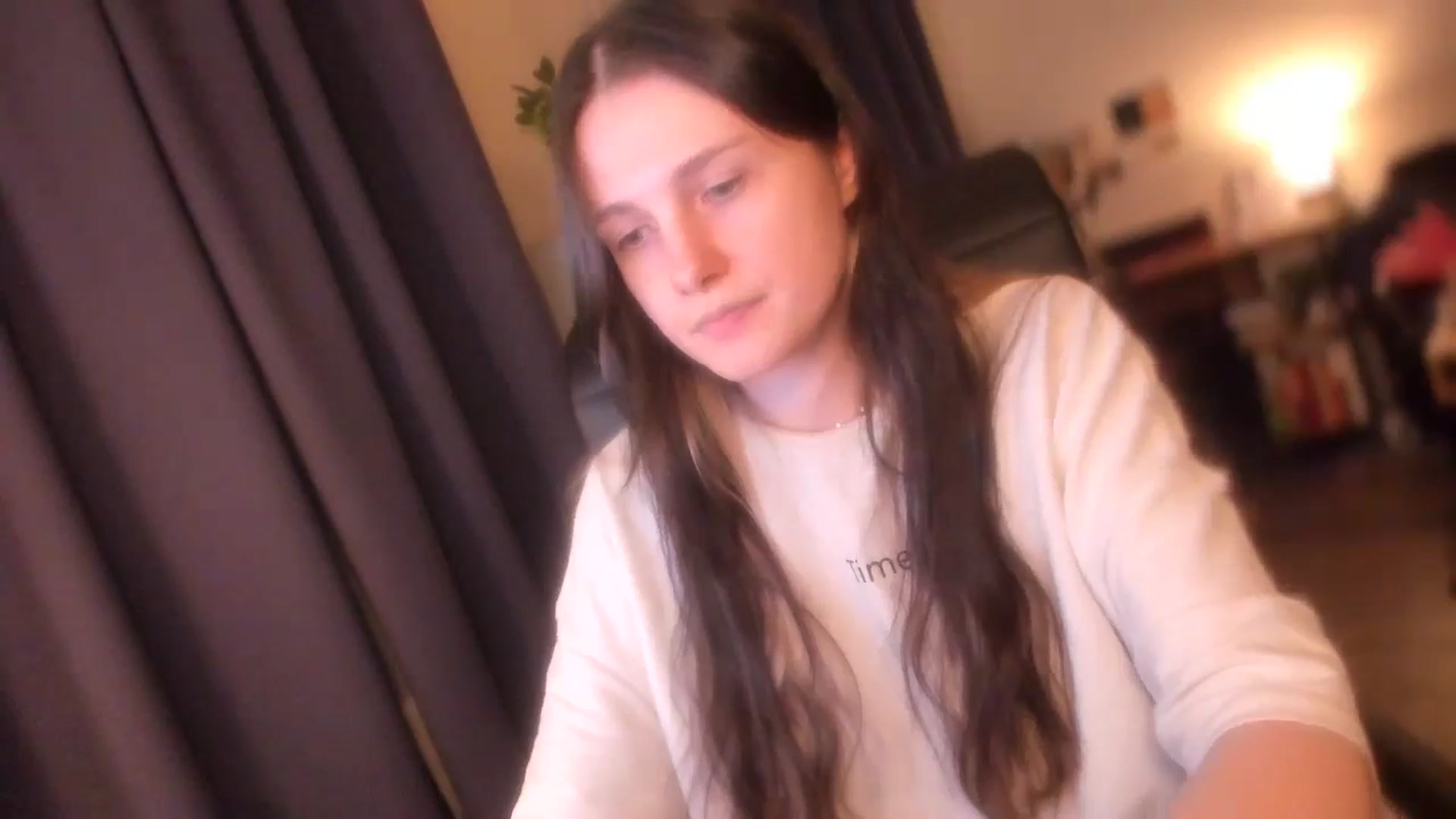 Gallery image thumbnail from Golightly_9's myfreecams stream on, 05/19/2024, 21:17 image 17 of 20