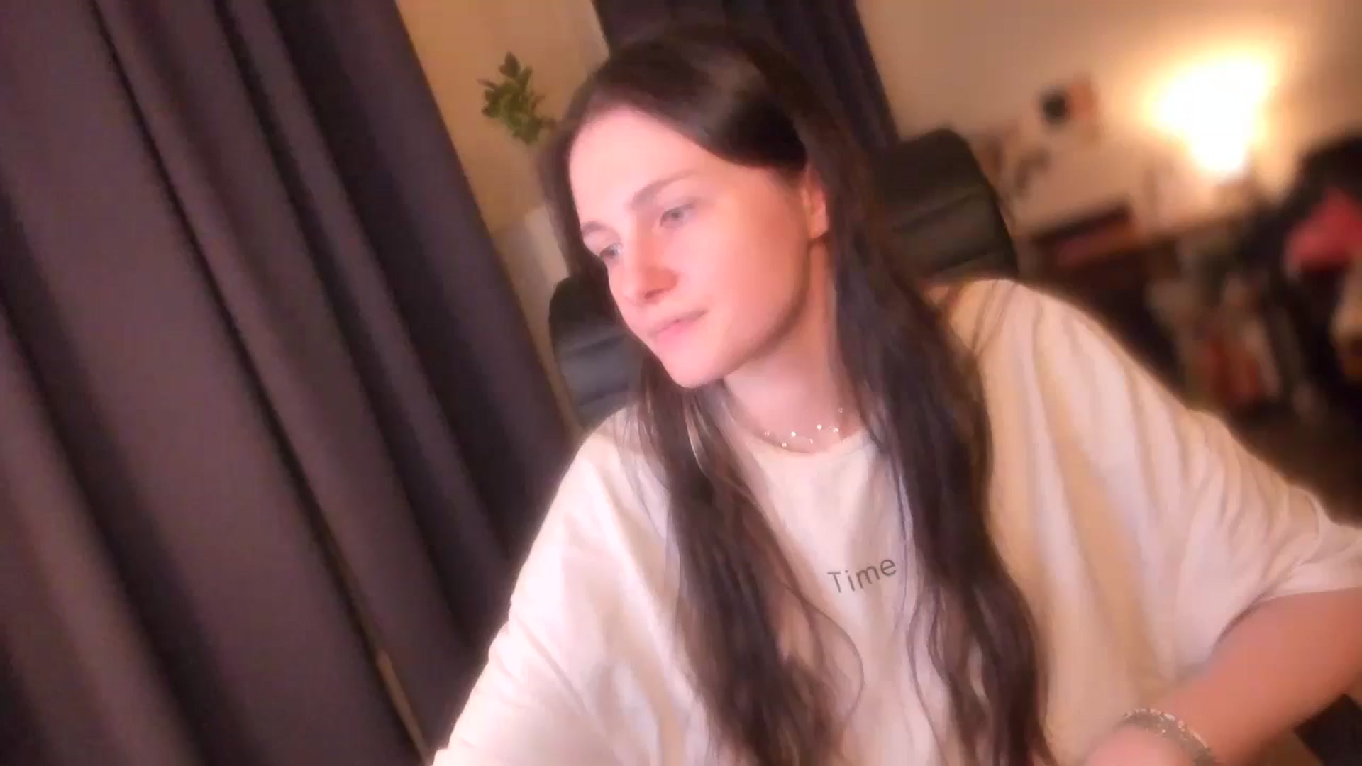 Gallery image thumbnail from Golightly_9's myfreecams stream on, 05/19/2024, 21:17 image 6 of 20