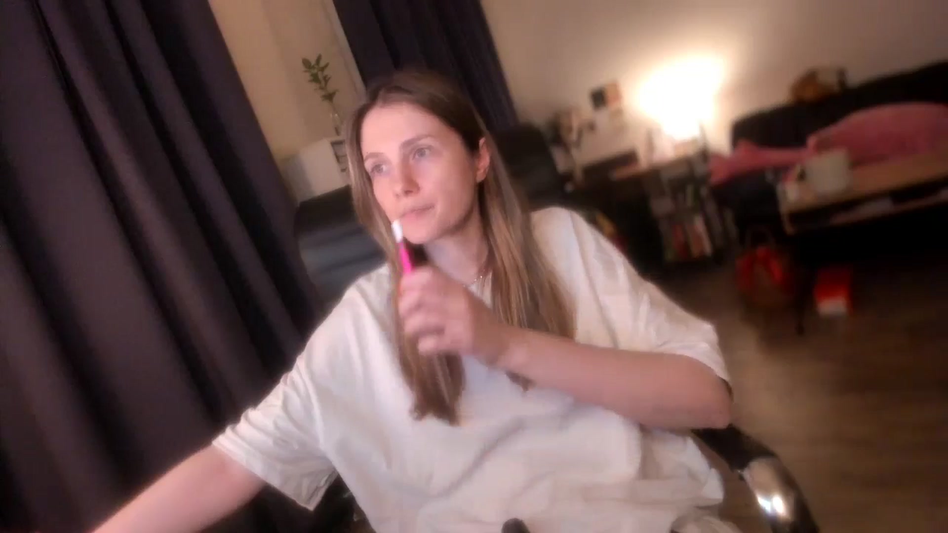 Gallery image thumbnail from Golightly_9's myfreecams stream on, 06/16/2024, 21:41 image 17 of 20