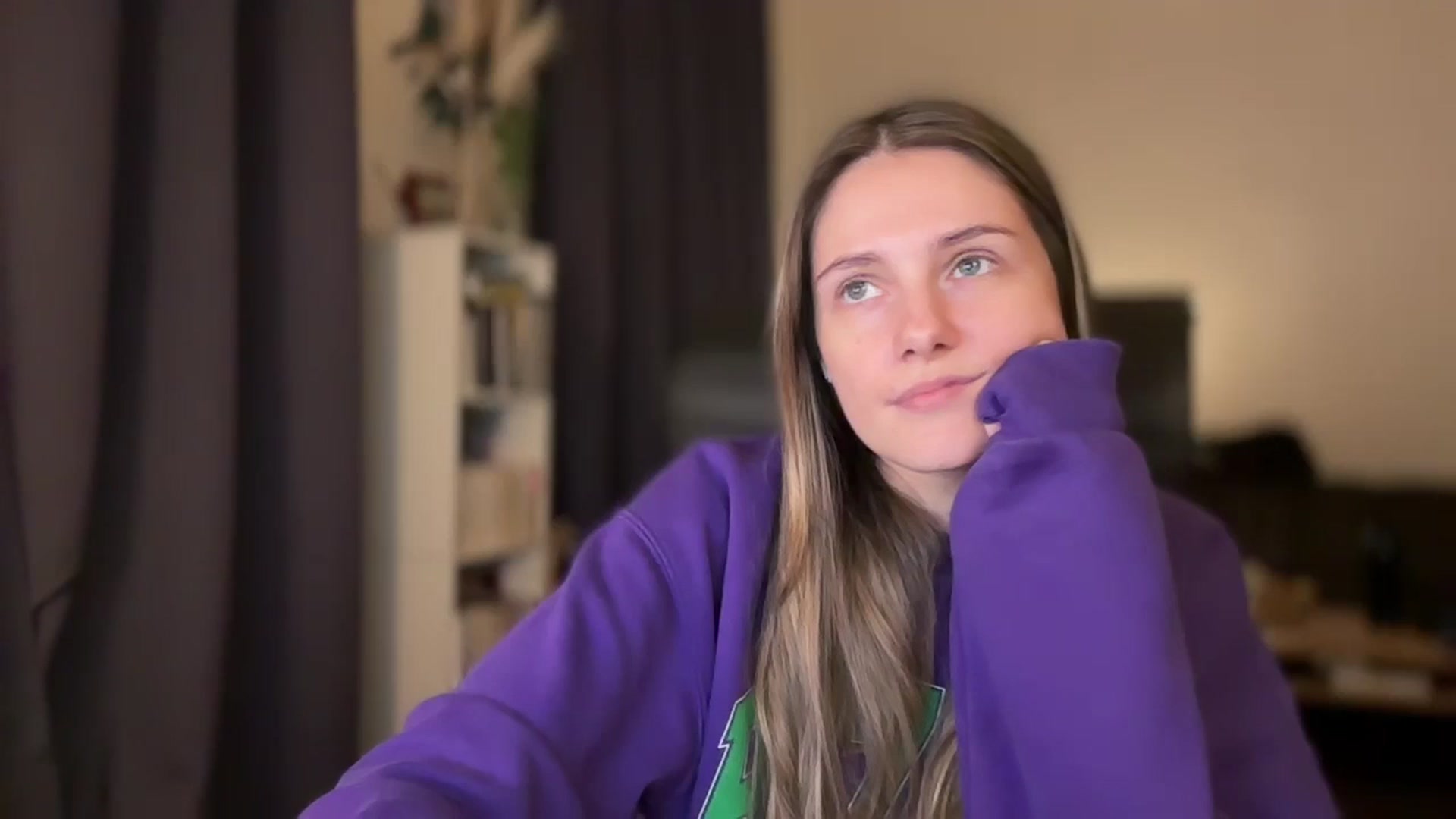 Gallery image thumbnail from Golightly_9's myfreecams stream on, 10/24/2024, 21:50 image 1 of 20