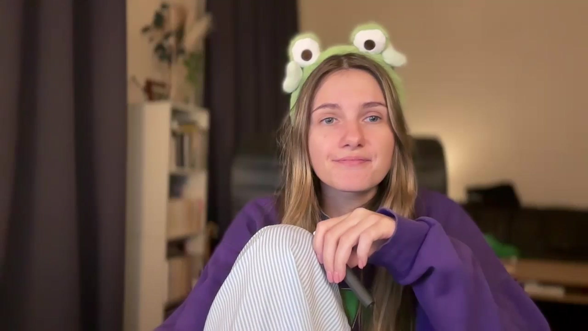 Gallery image thumbnail from Golightly_9's myfreecams stream on, 10/31/2024, 21:03 image 3 of 20