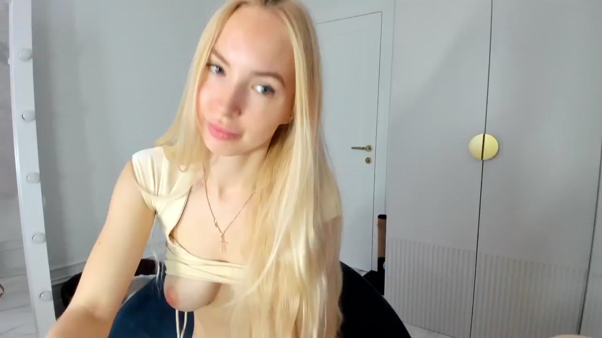 Gallery image thumbnail from GoodBarbie's myfreecams stream on, 05/03/2024, 04:51 image 12 of 20
