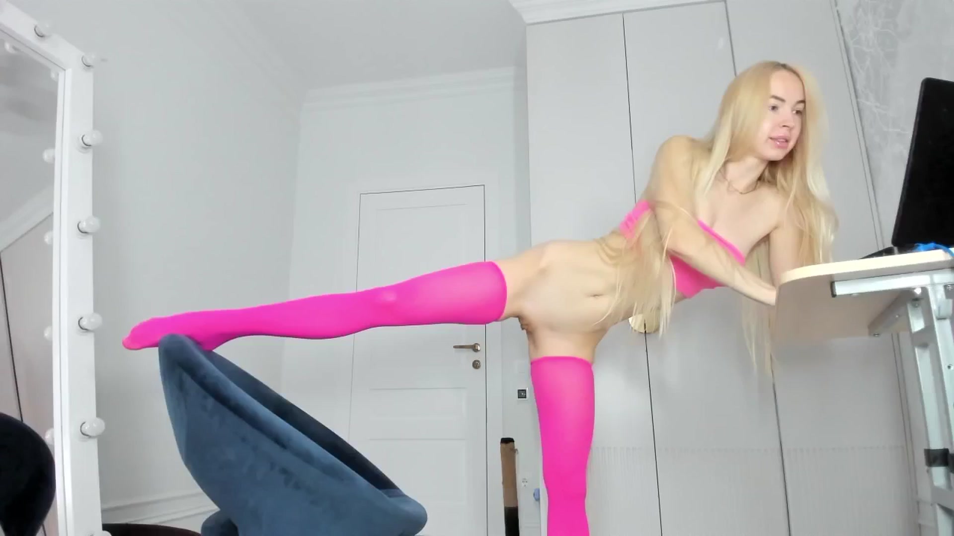 Gallery image thumbnail from GoodBarbie's myfreecams stream on, 05/18/2024, 04:51 image 15 of 20