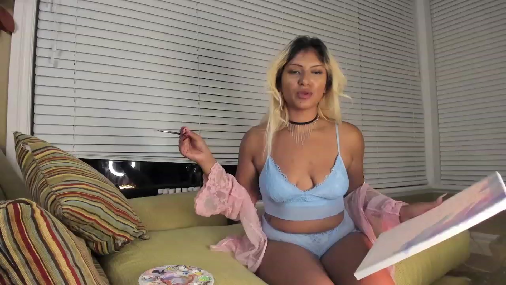 Gallery image thumbnail from GoodGirlGiaa's myfreecams stream on, 11/27/2022, 24:42 image 13 of 20