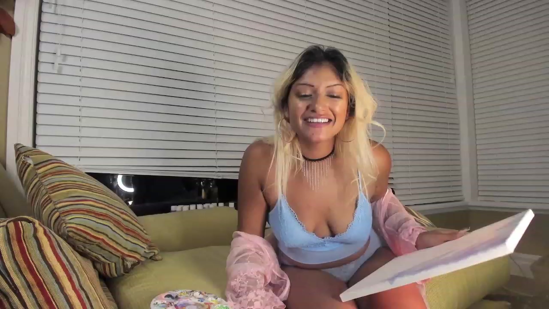 Gallery image thumbnail from GoodGirlGiaa's myfreecams stream on, 11/27/2022, 01:59 image 2 of 20