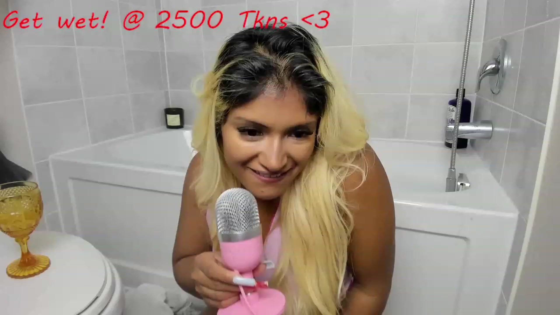 Gallery image thumbnail from GoodGirlGiaa's myfreecams stream on, 12/02/2022, 03:45 image 9 of 20