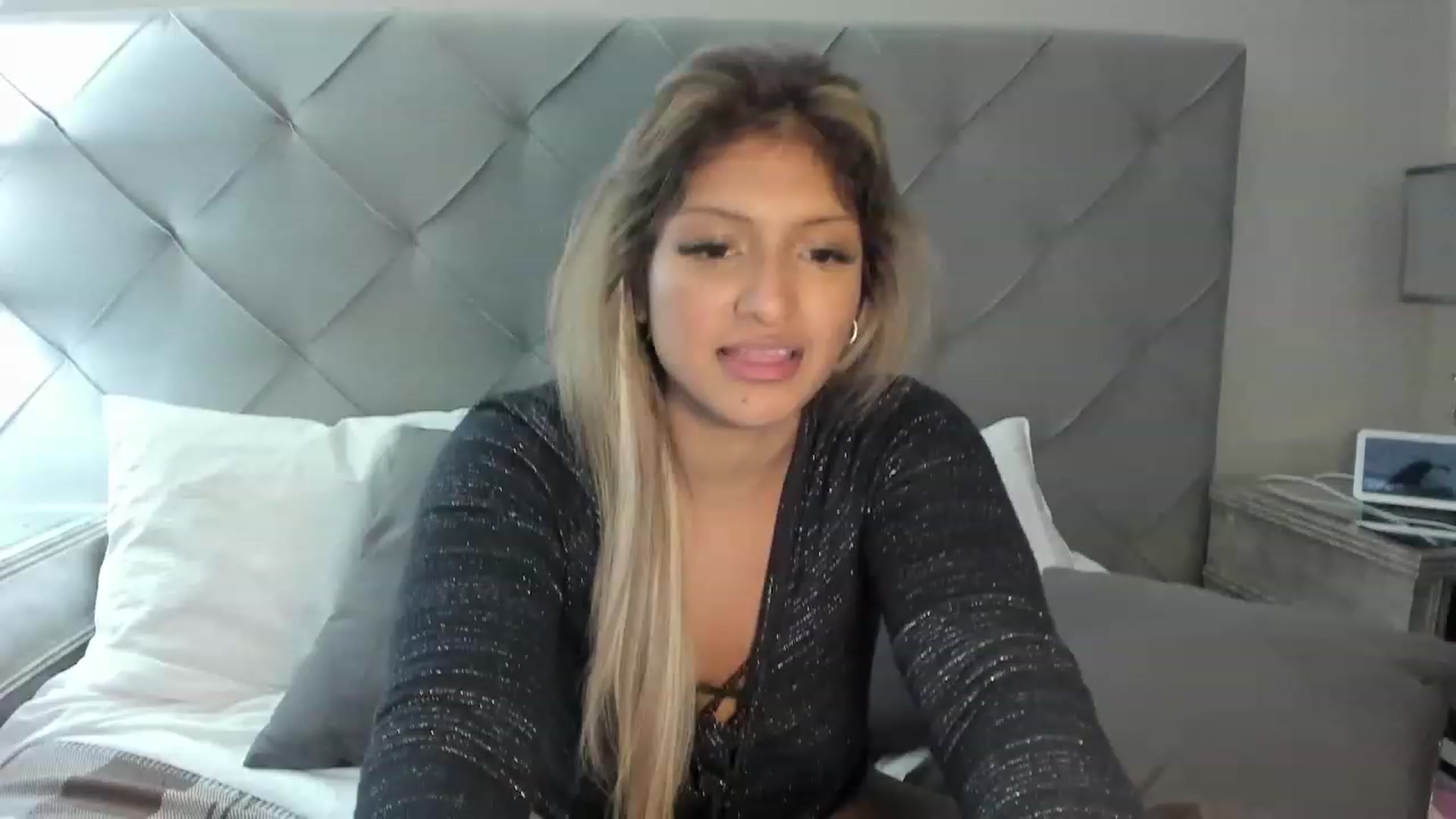 Gallery image thumbnail from GoodGirlGiaa's myfreecams stream on, 01/22/2023, 02:00 image 13 of 20