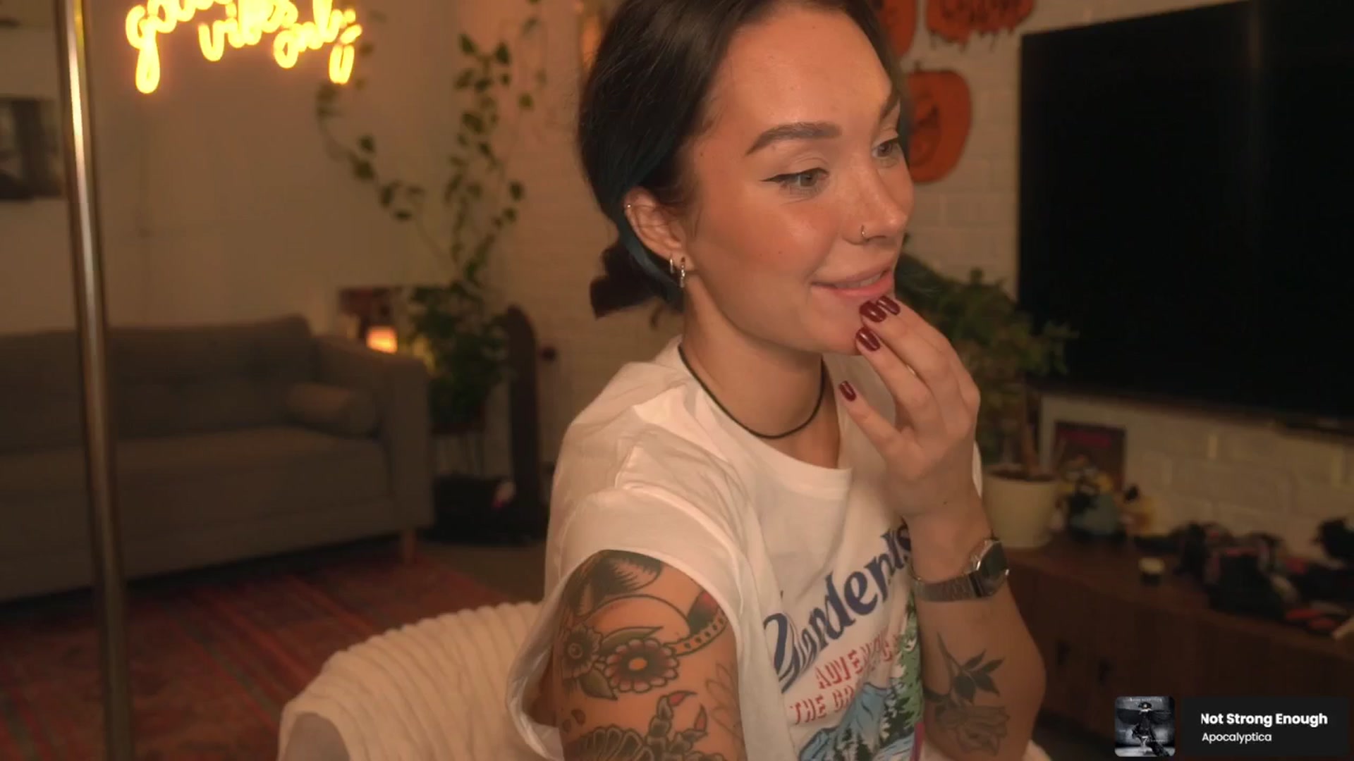 Gallery image thumbnail from GoodVibes's myfreecams stream on, 10/11/2025, 02:45 image 1 of 20