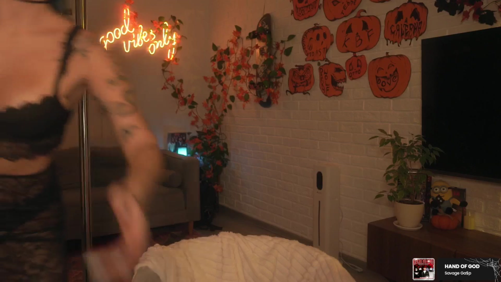 Gallery image thumbnail from GoodVibes's myfreecams stream on, 10/18/2025, 24:01 image 3 of 20