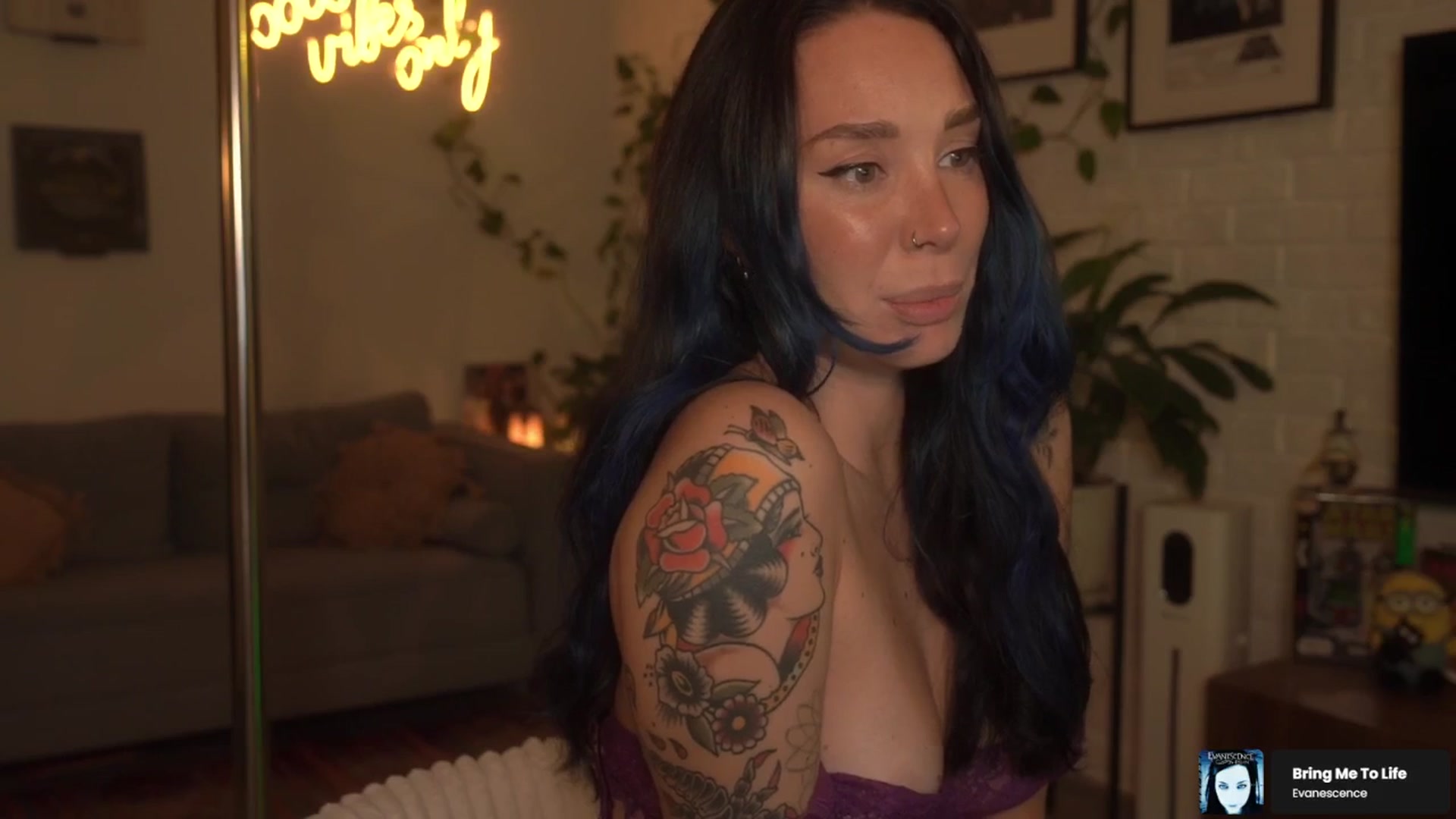 Gallery image thumbnail from GoodVibes's myfreecams stream on, 11/12/2025, 24:55 image 10 of 20