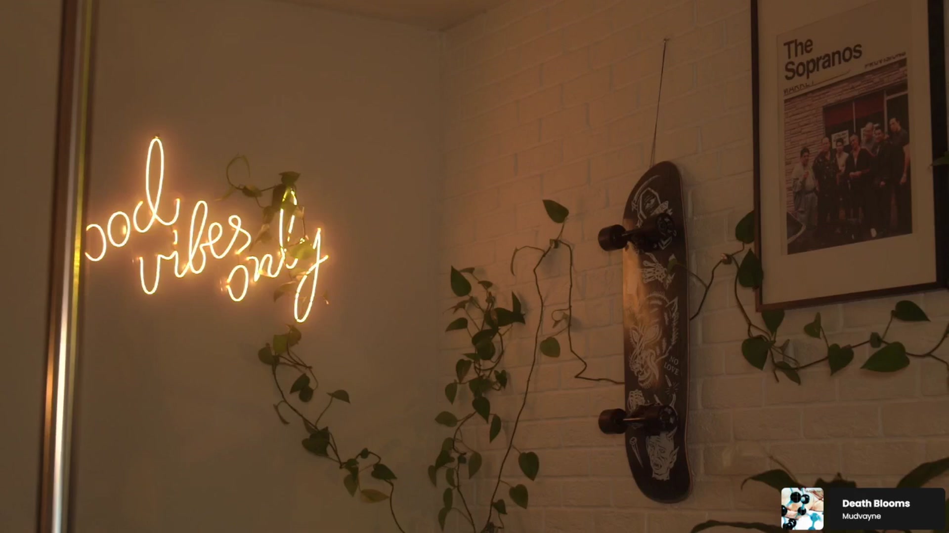 Gallery image thumbnail from GoodVibes's myfreecams stream on, 11/12/2025, 24:55 image 6 of 20