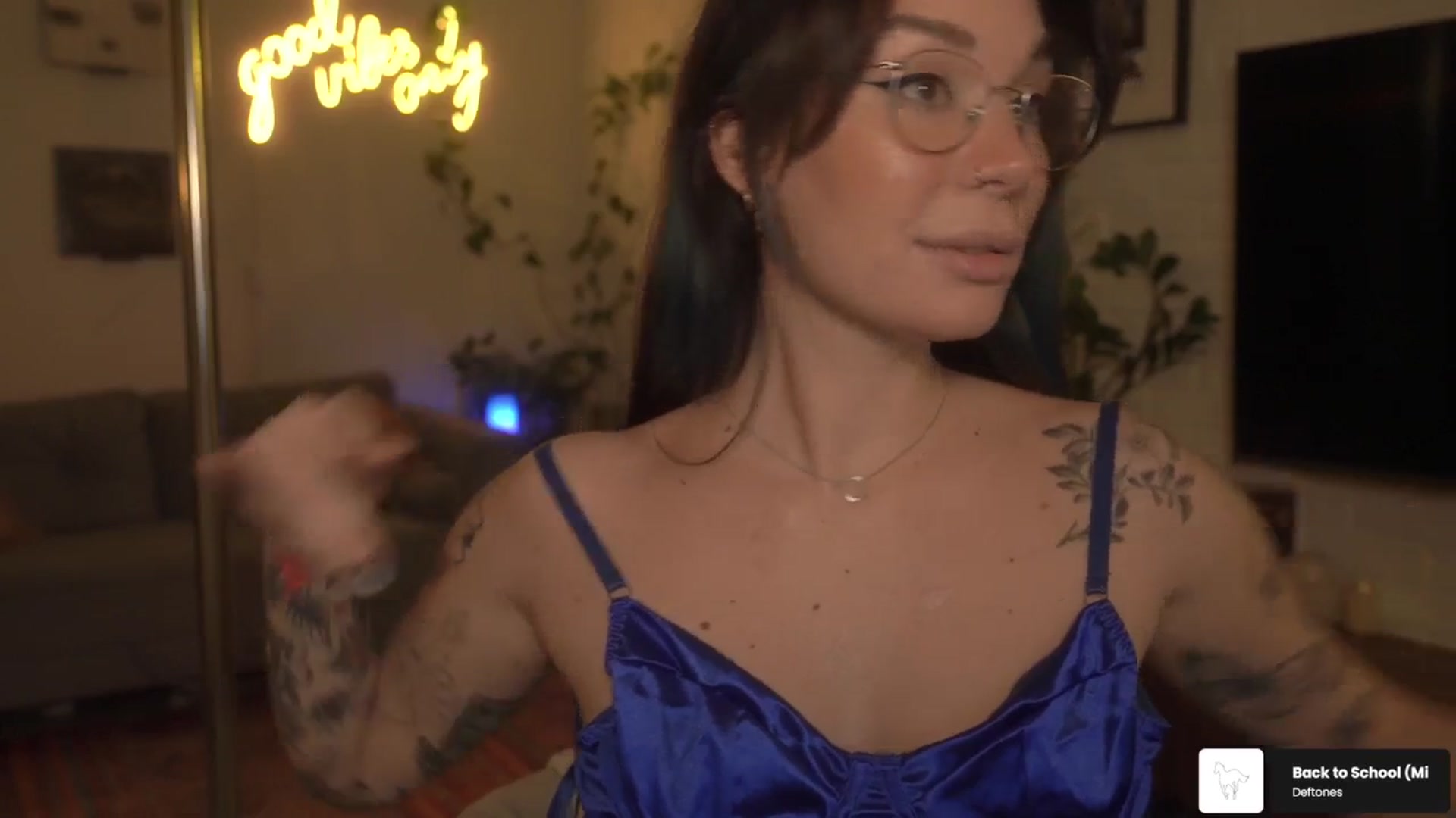 Gallery image thumbnail from GoodVibes's myfreecams stream on, 01/15/2026, 23:35 image 18 of 20