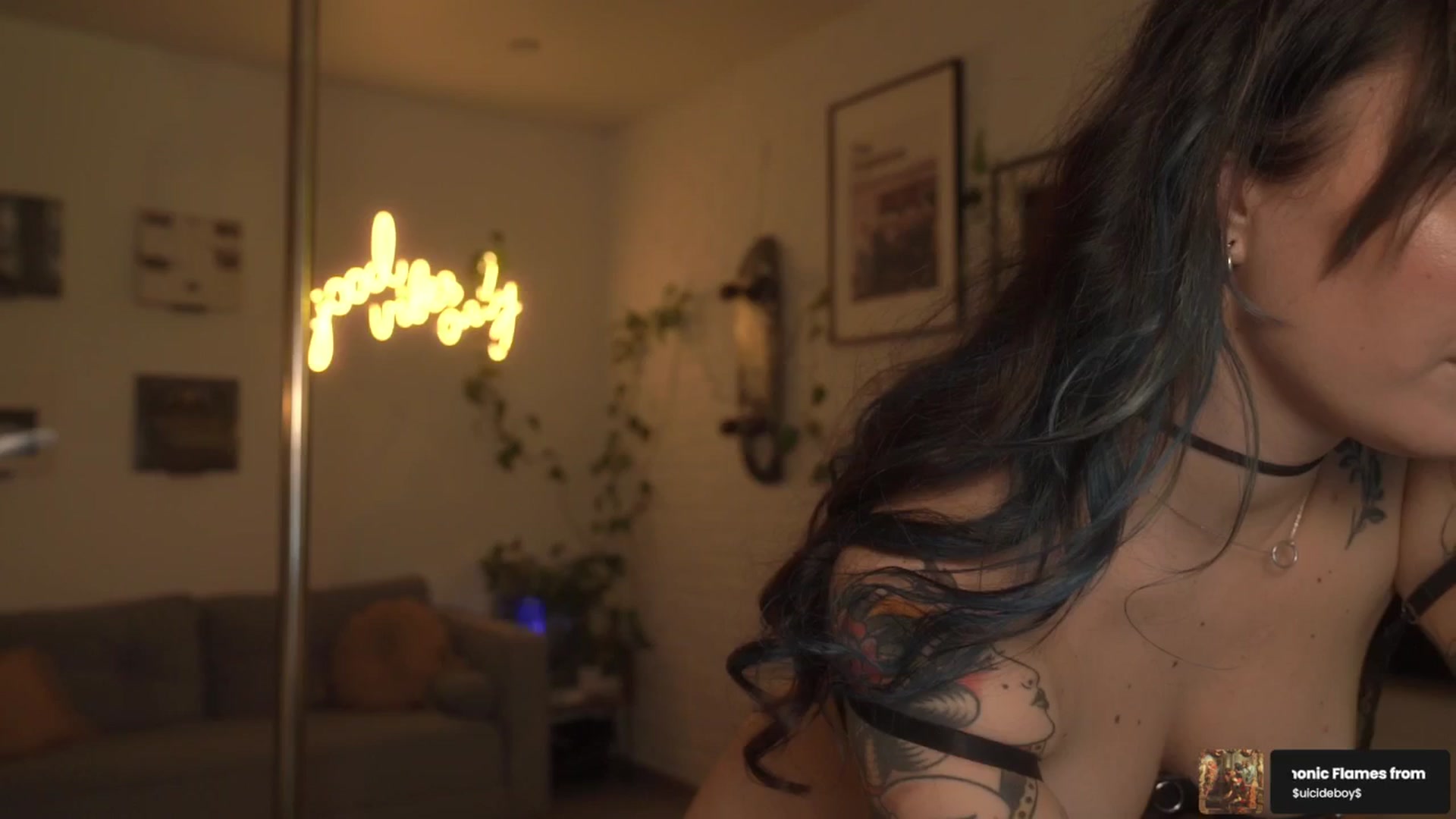 Gallery image thumbnail from GoodVibes's myfreecams stream on, 01/16/2026, 23:39 image 14 of 20