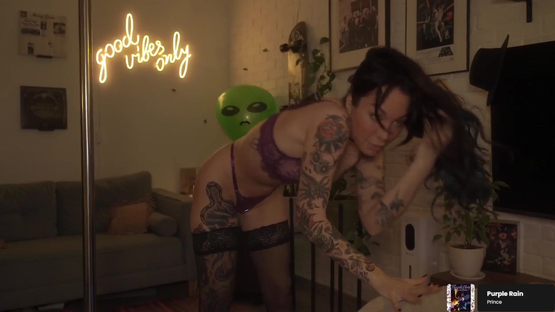 Gallery image thumbnail from GoodVibes's myfreecams stream on, 03/12/2026, 24:01 image 16 of 20