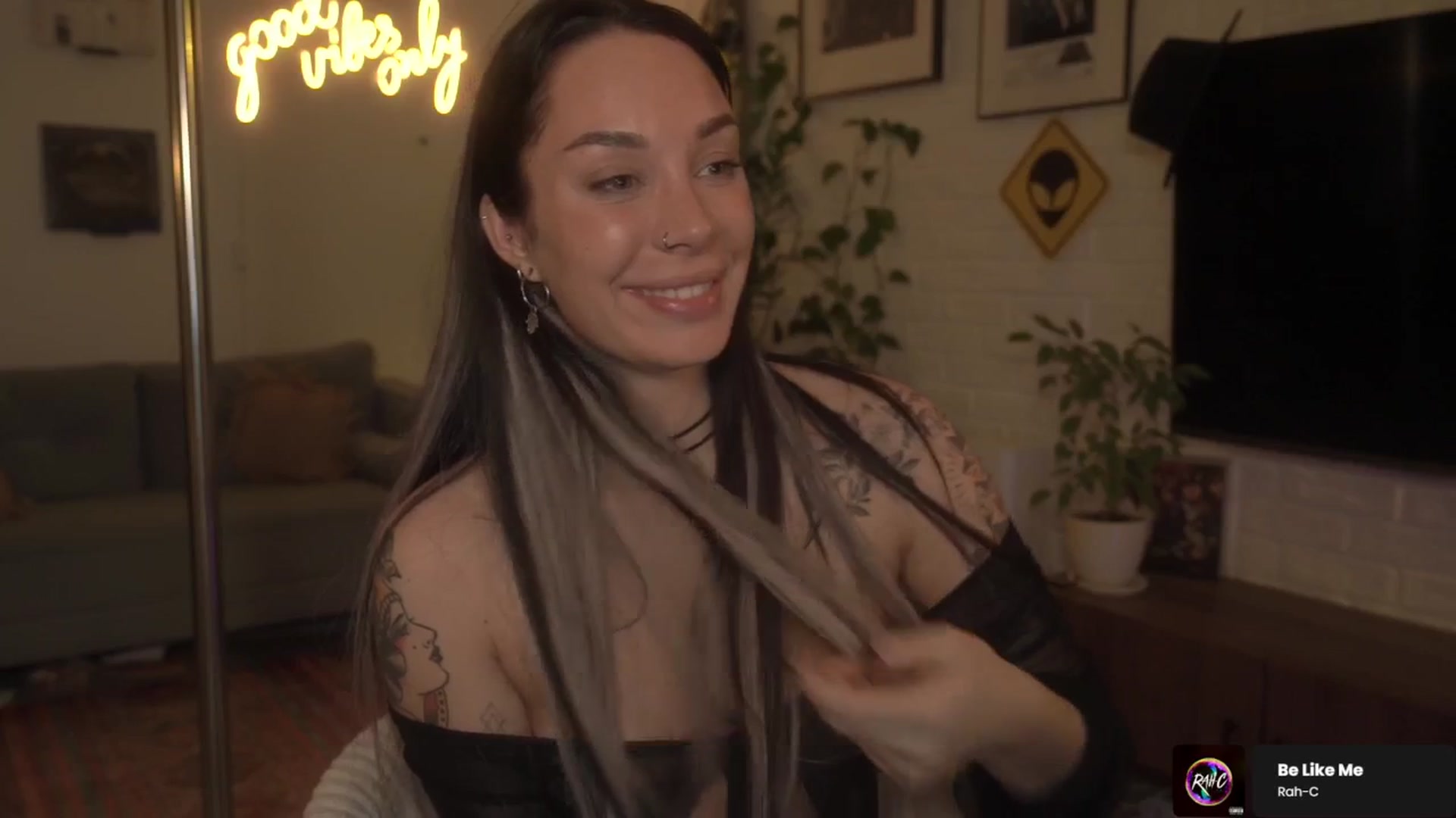 Gallery image thumbnail from GoodVibes's myfreecams stream on, 03/15/2026, 02:32 image 20 of 20