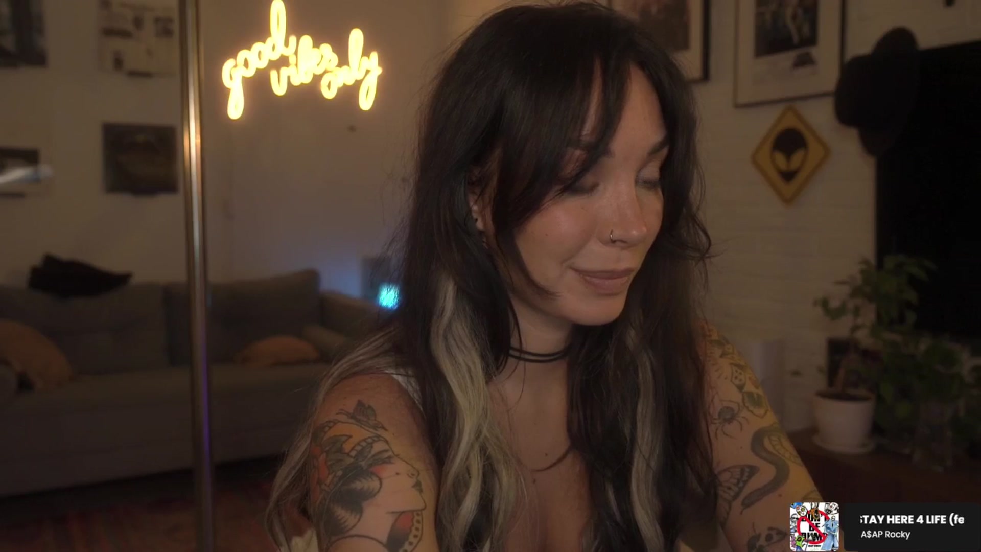 Gallery image thumbnail from GoodVibes's myfreecams stream on, 04/06/2026, 24:34 image 17 of 20